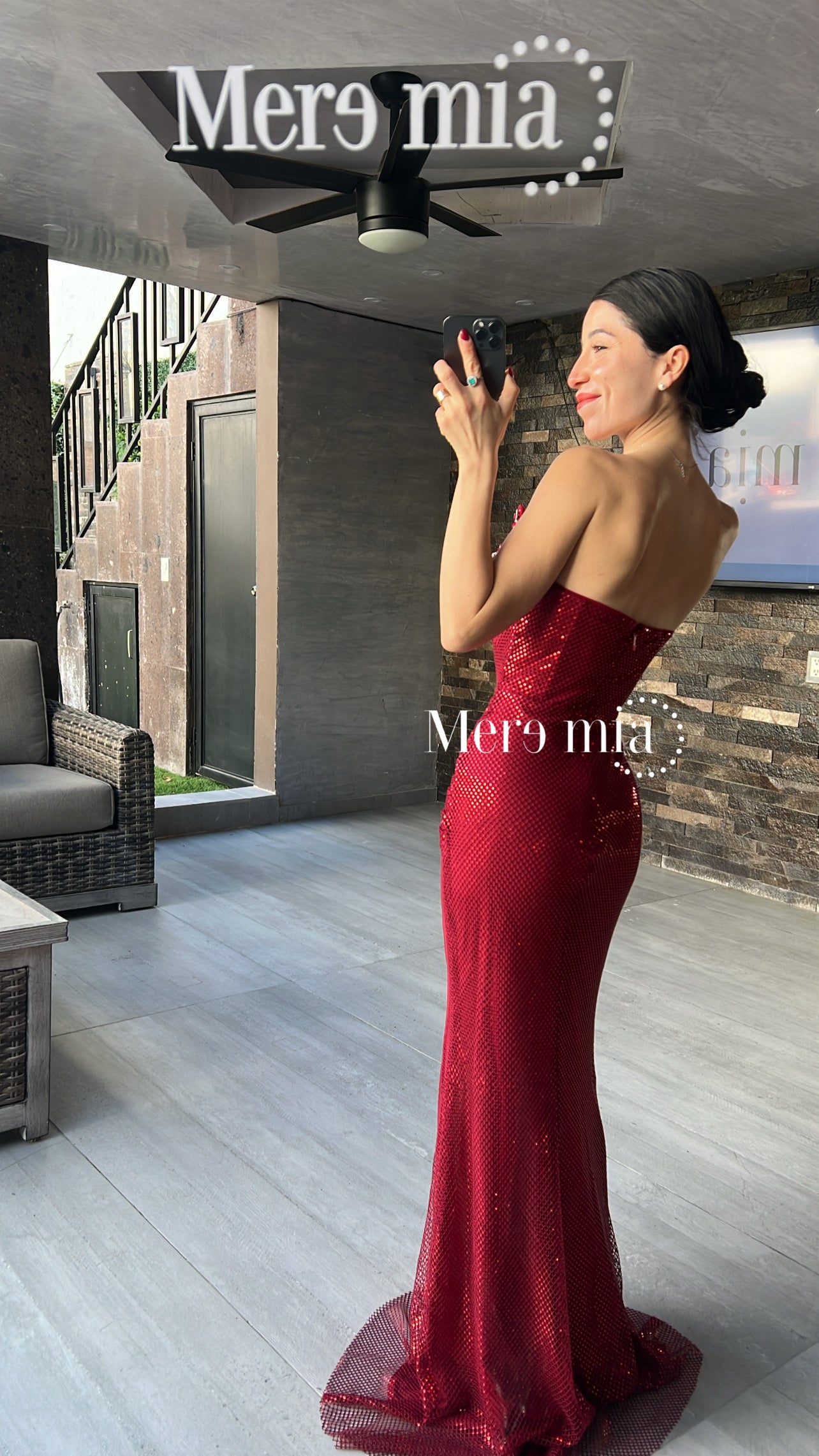 Vestido tinto puntos U plata