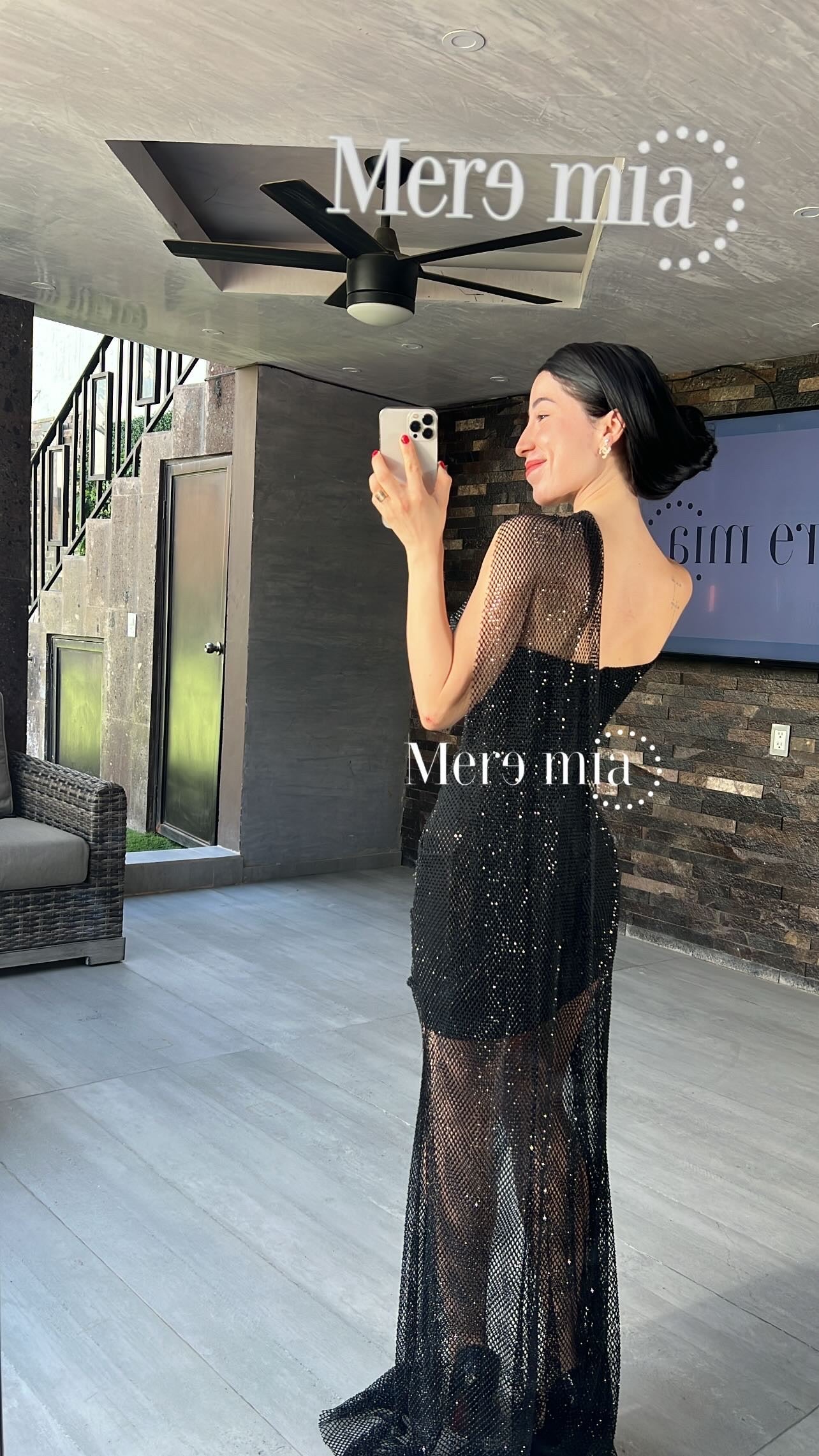 Vestido negro puntos