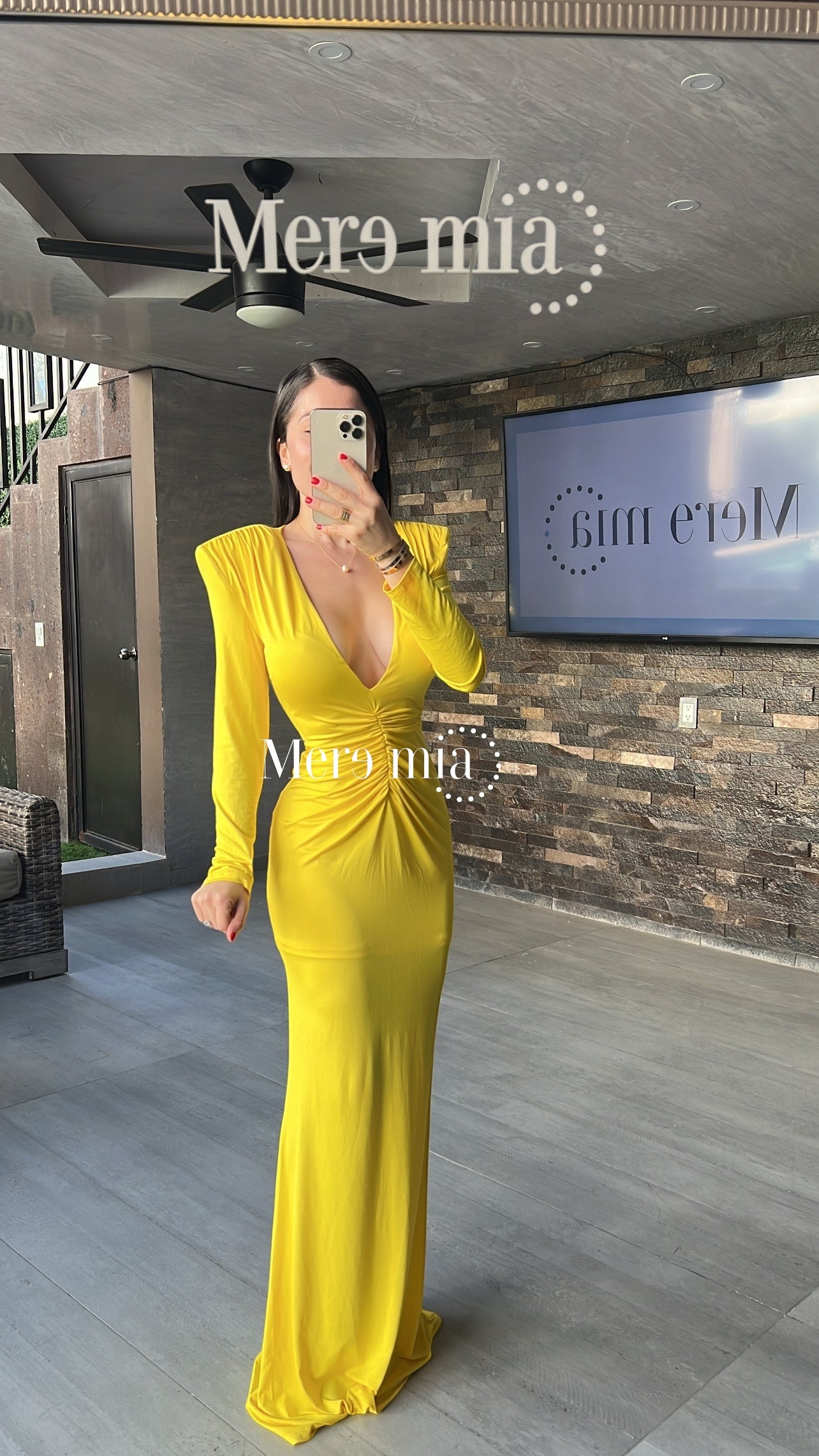Vestido amarillo plisado