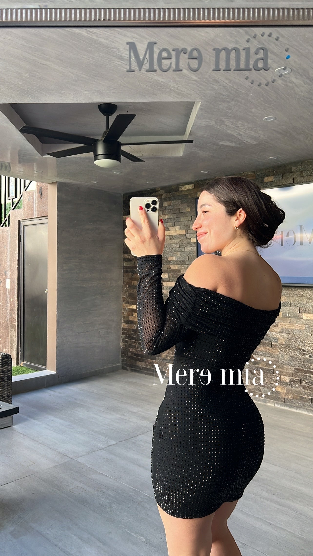 Vestido negro puntos hombros