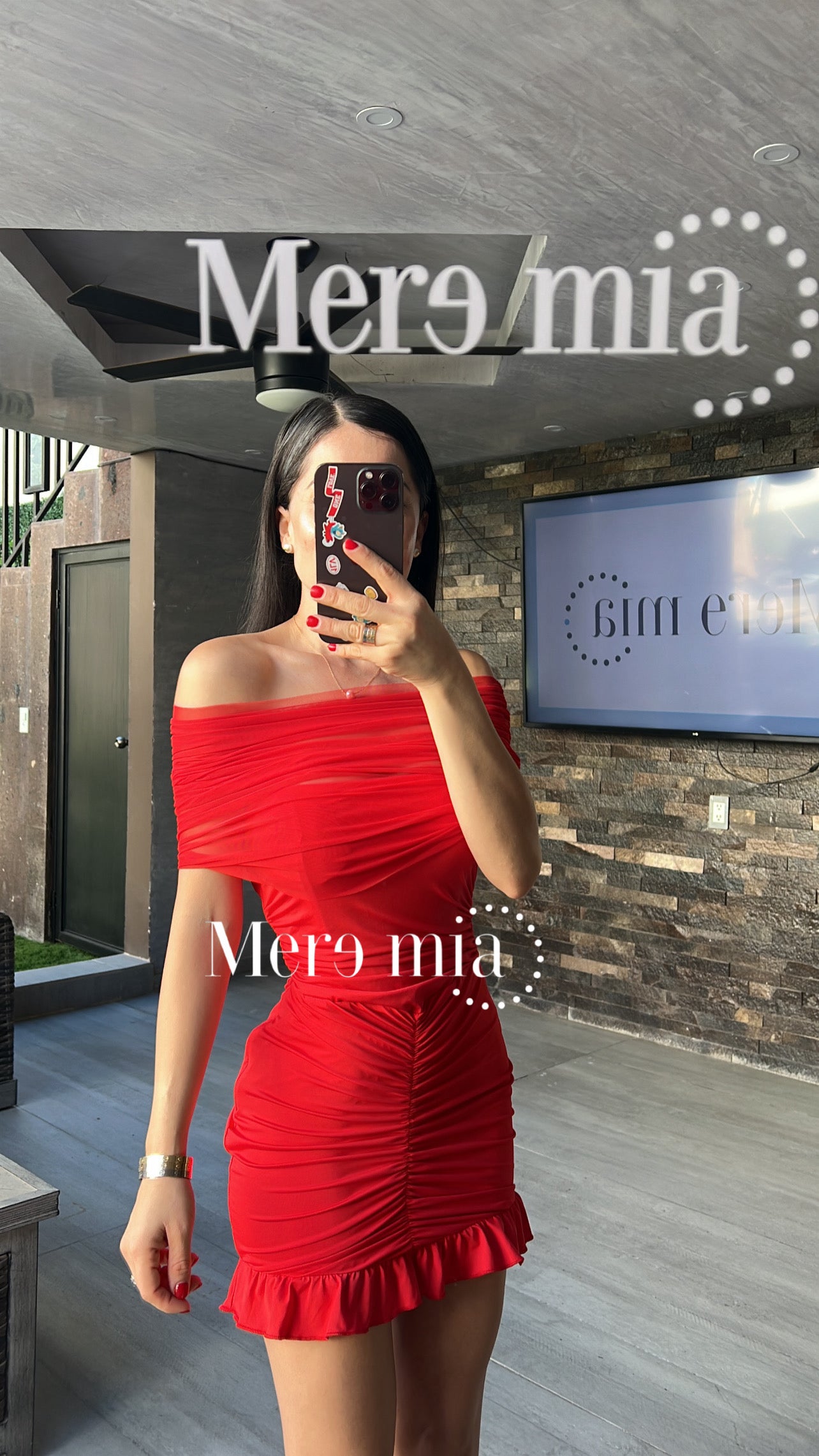 Vestido rojo corto hombros