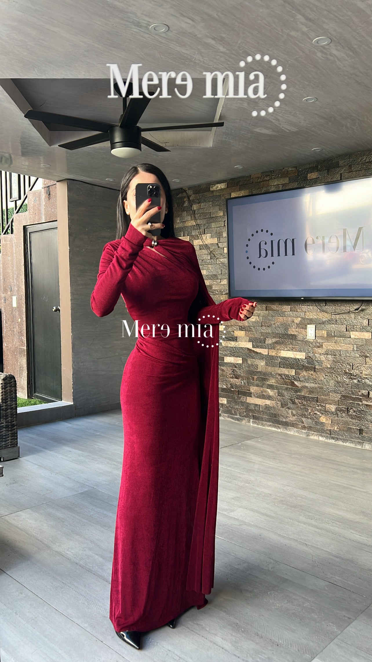 Vestido plisado capa