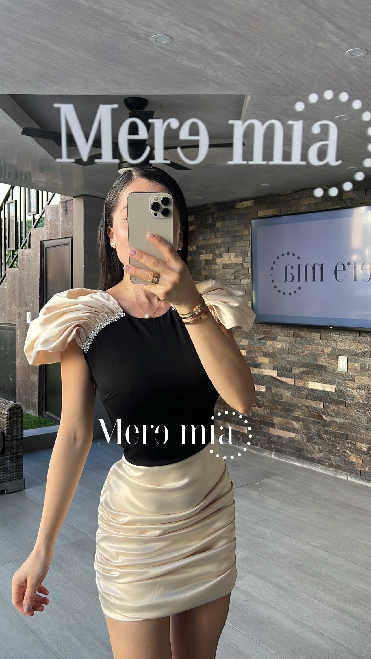 Vestido negro perla plisado