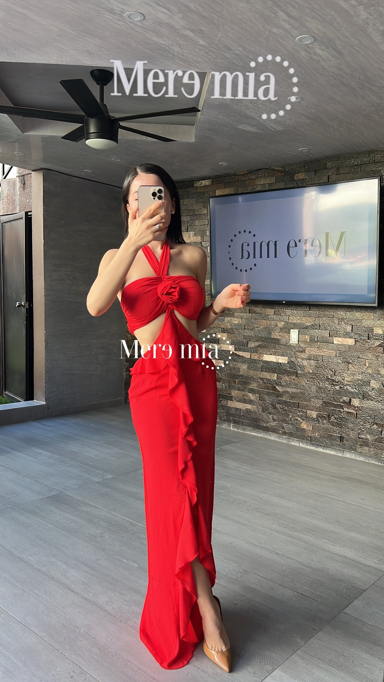 Vestido rojo escarola flor