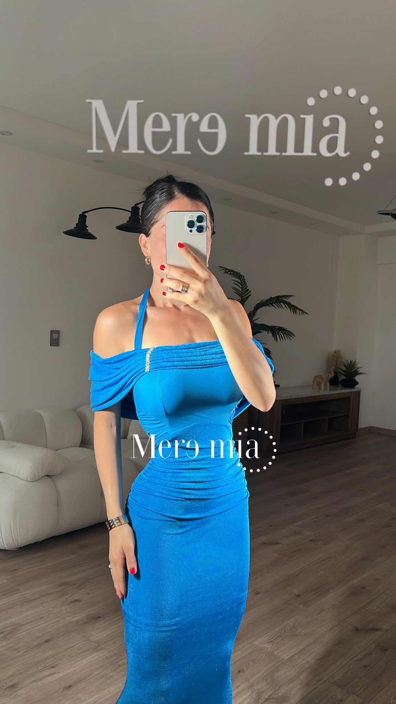 Vestido azul hombros plisados