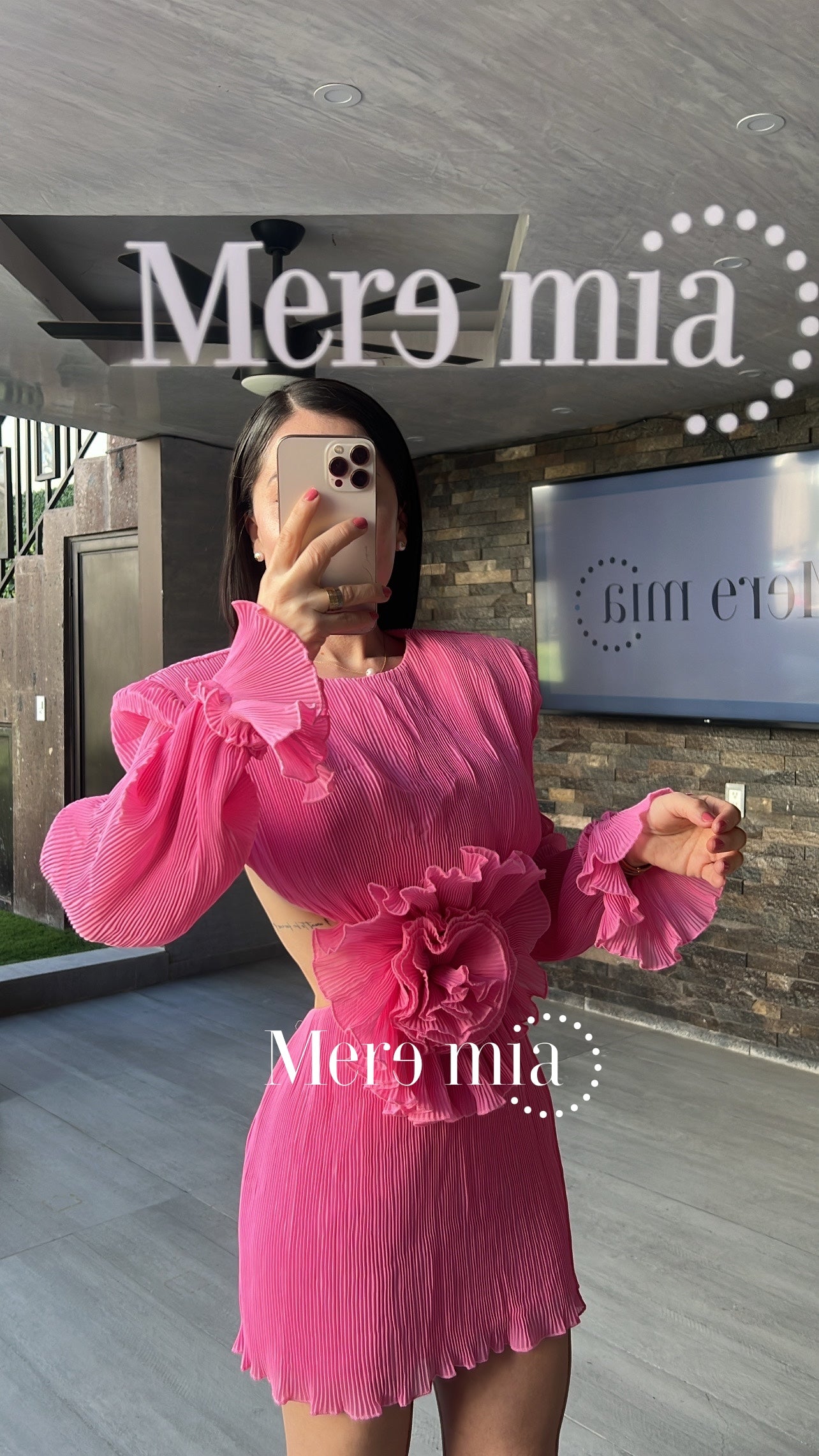 Vestido rosa plisado flor