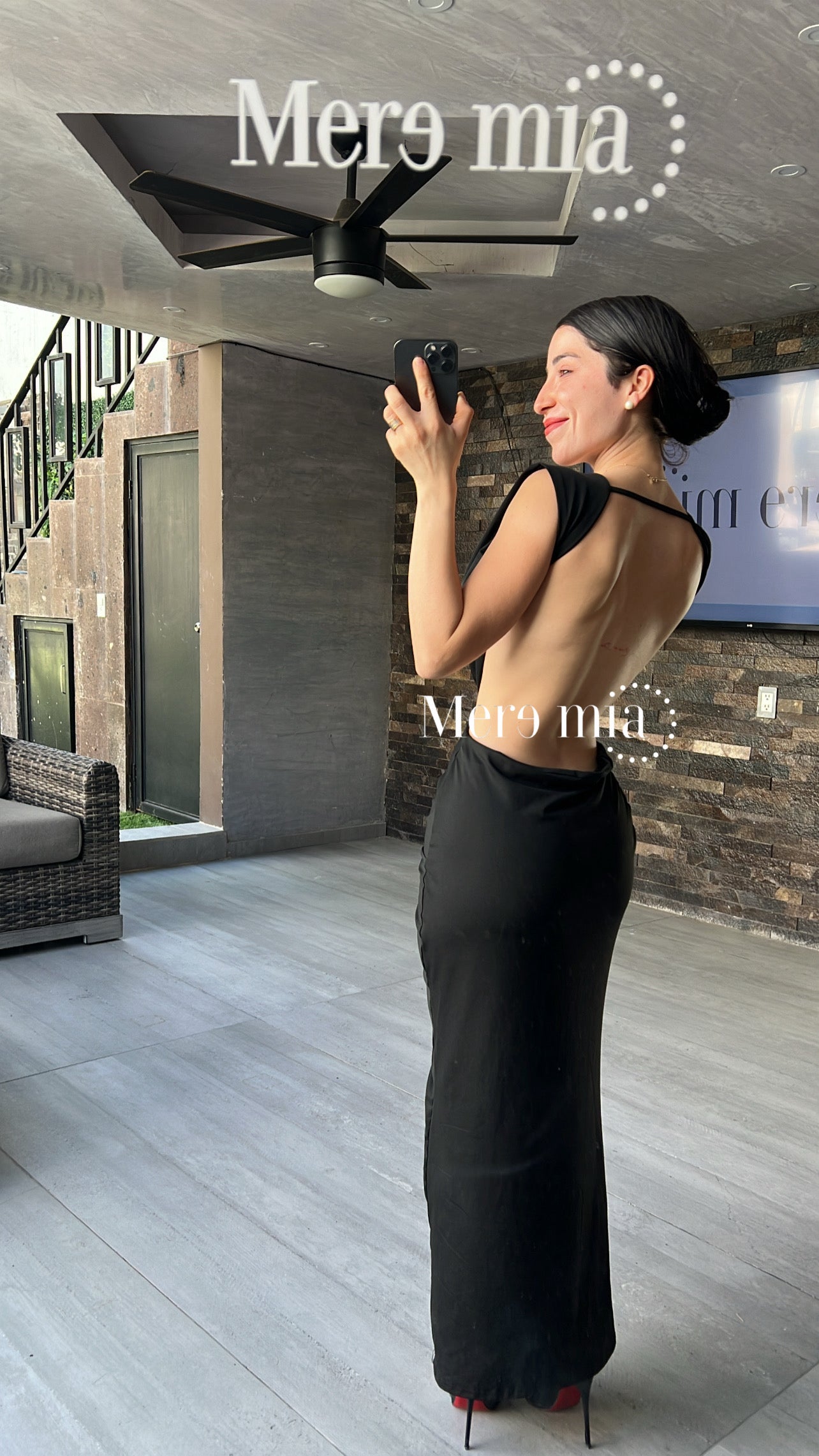 Vestido negro escote en V y stretch