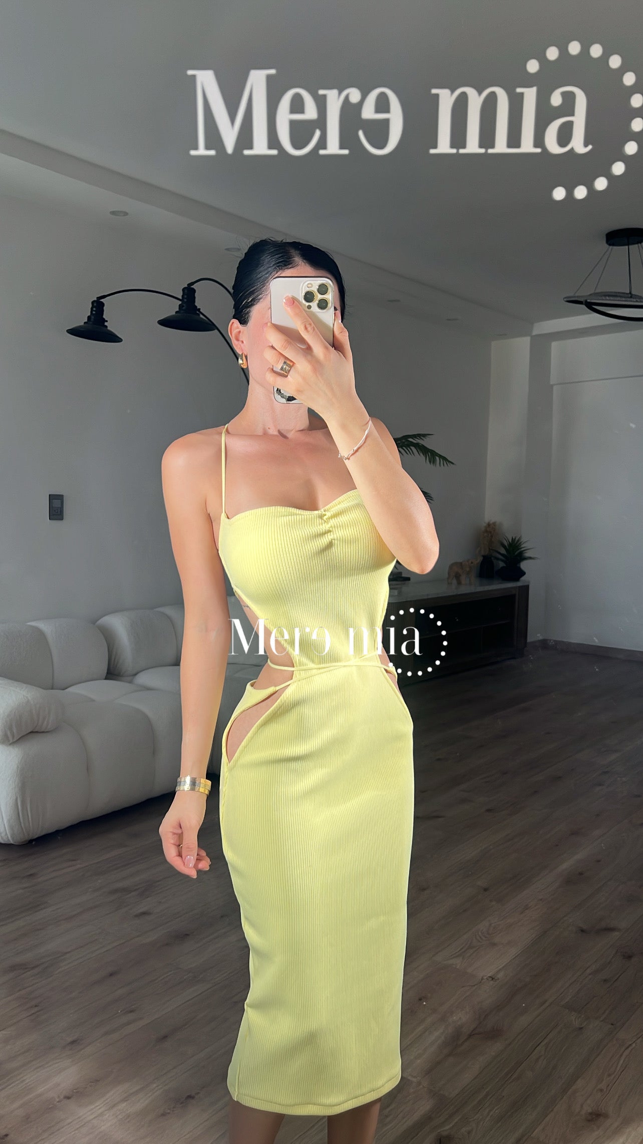 Vestido amarillo flor espalda