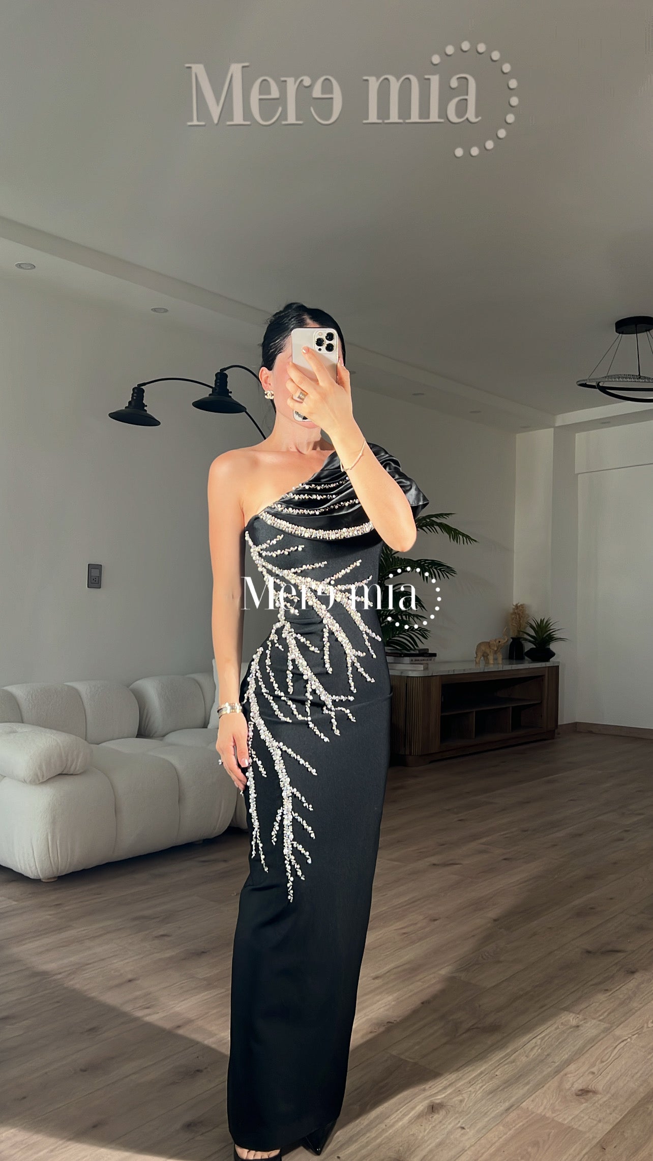 Vestido negro ramas tul