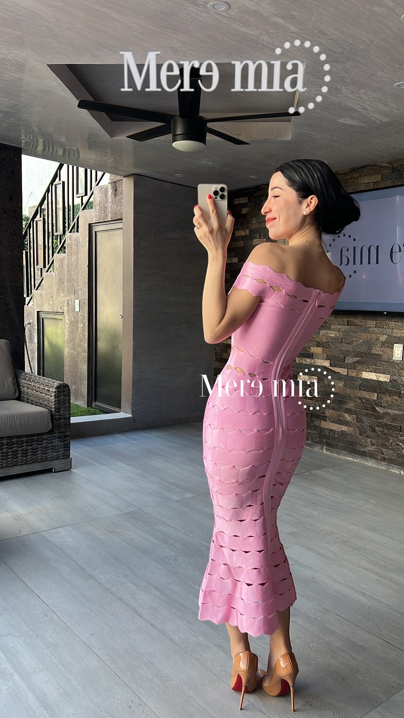 Vestido rosa ruff hombros