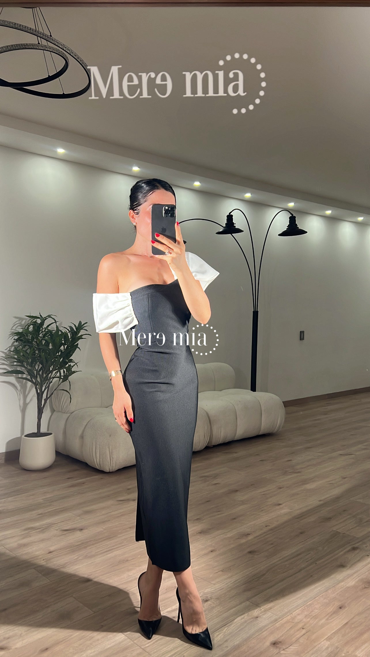 Vestido negro escarola hombros