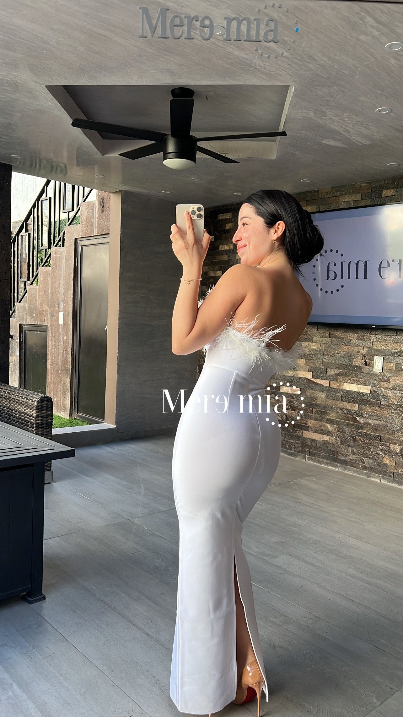 Vestido blanco  plumas