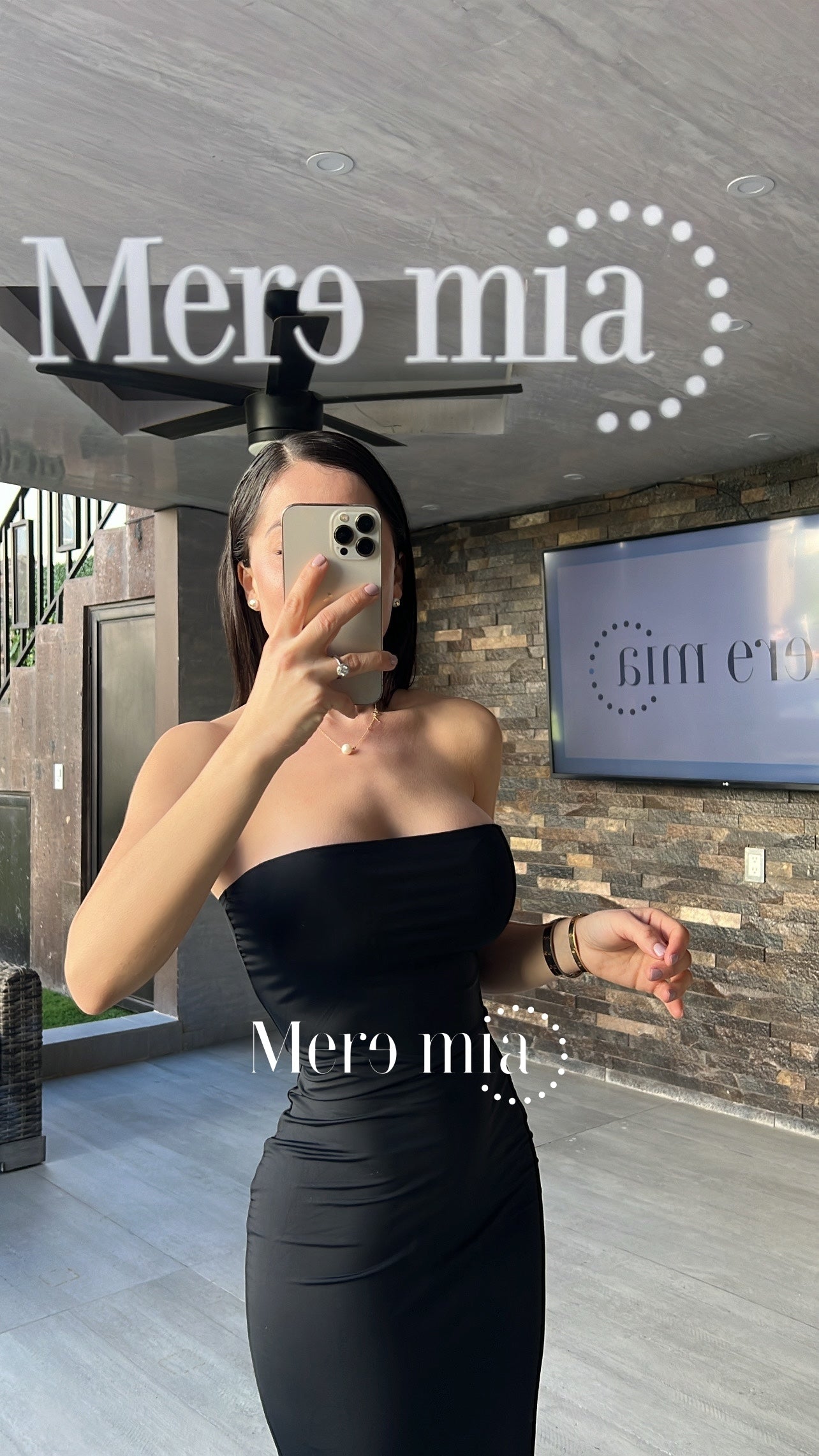 Vestido negro strapples