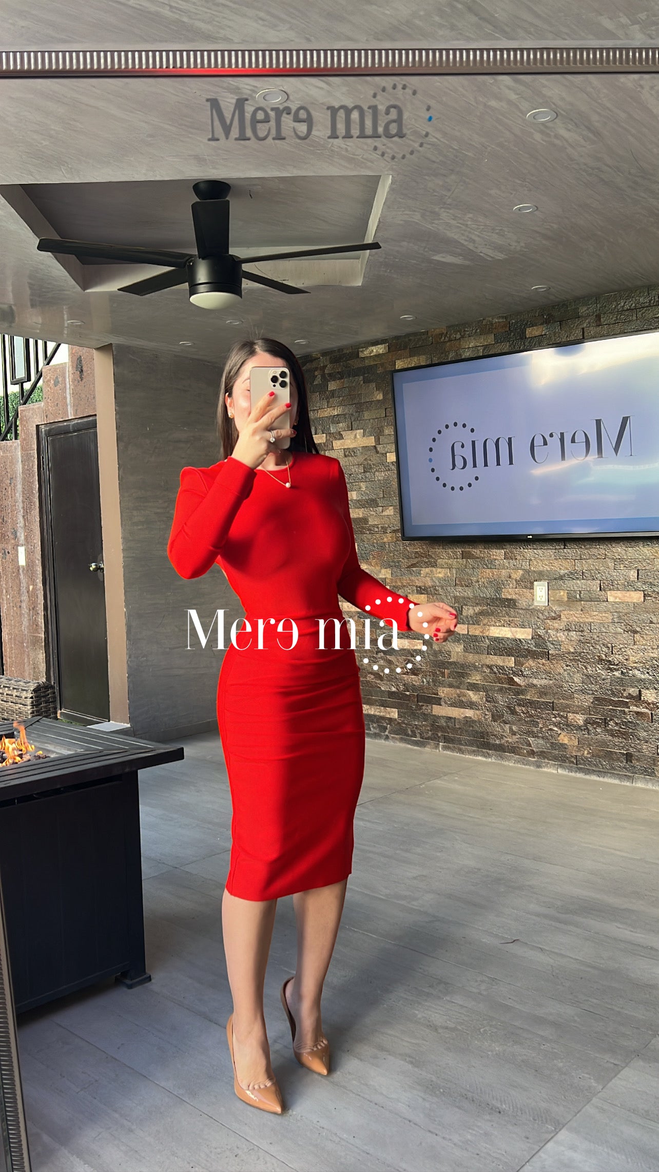 Vestido rojo espalda moño