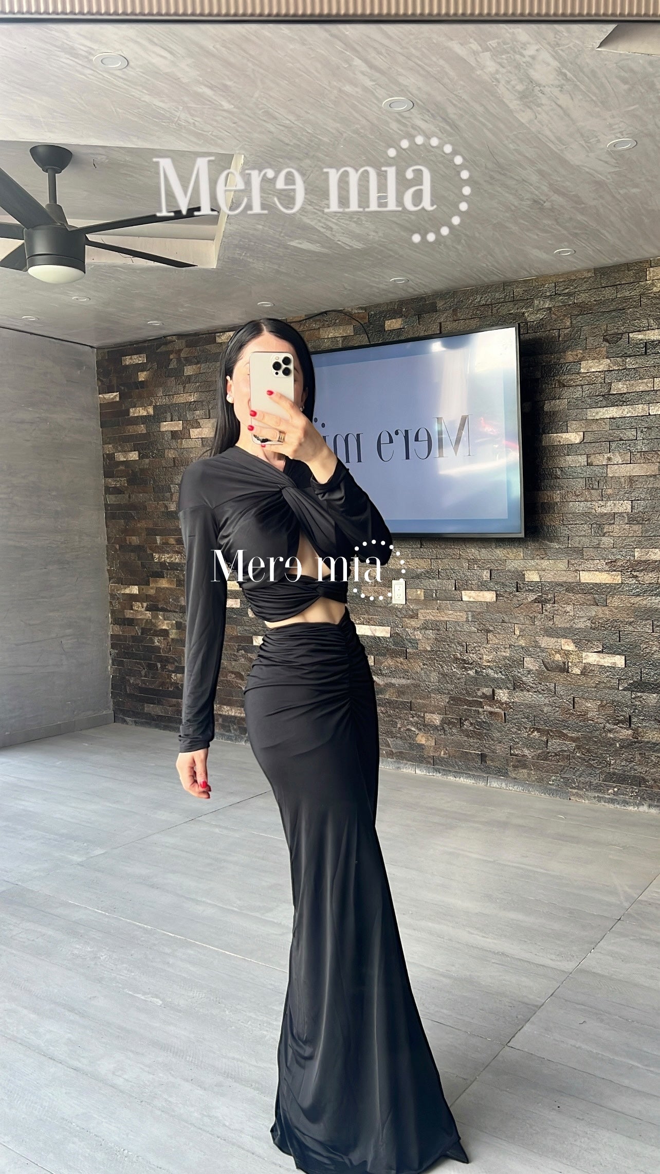 Conjunto negro plisado