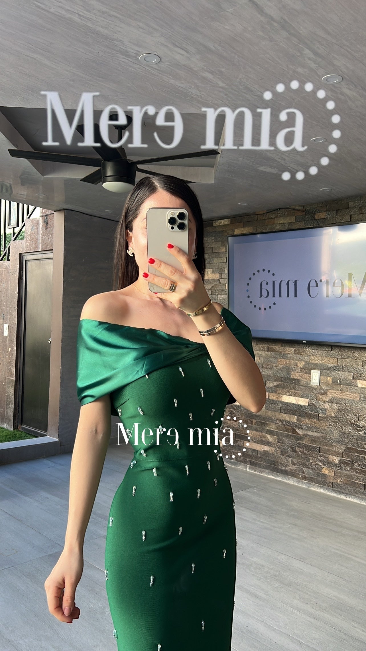 Vestido verde hombros sat