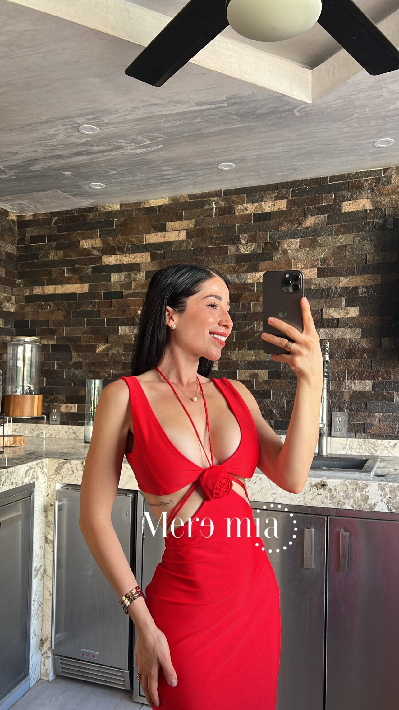 Vestido rojo flor escote