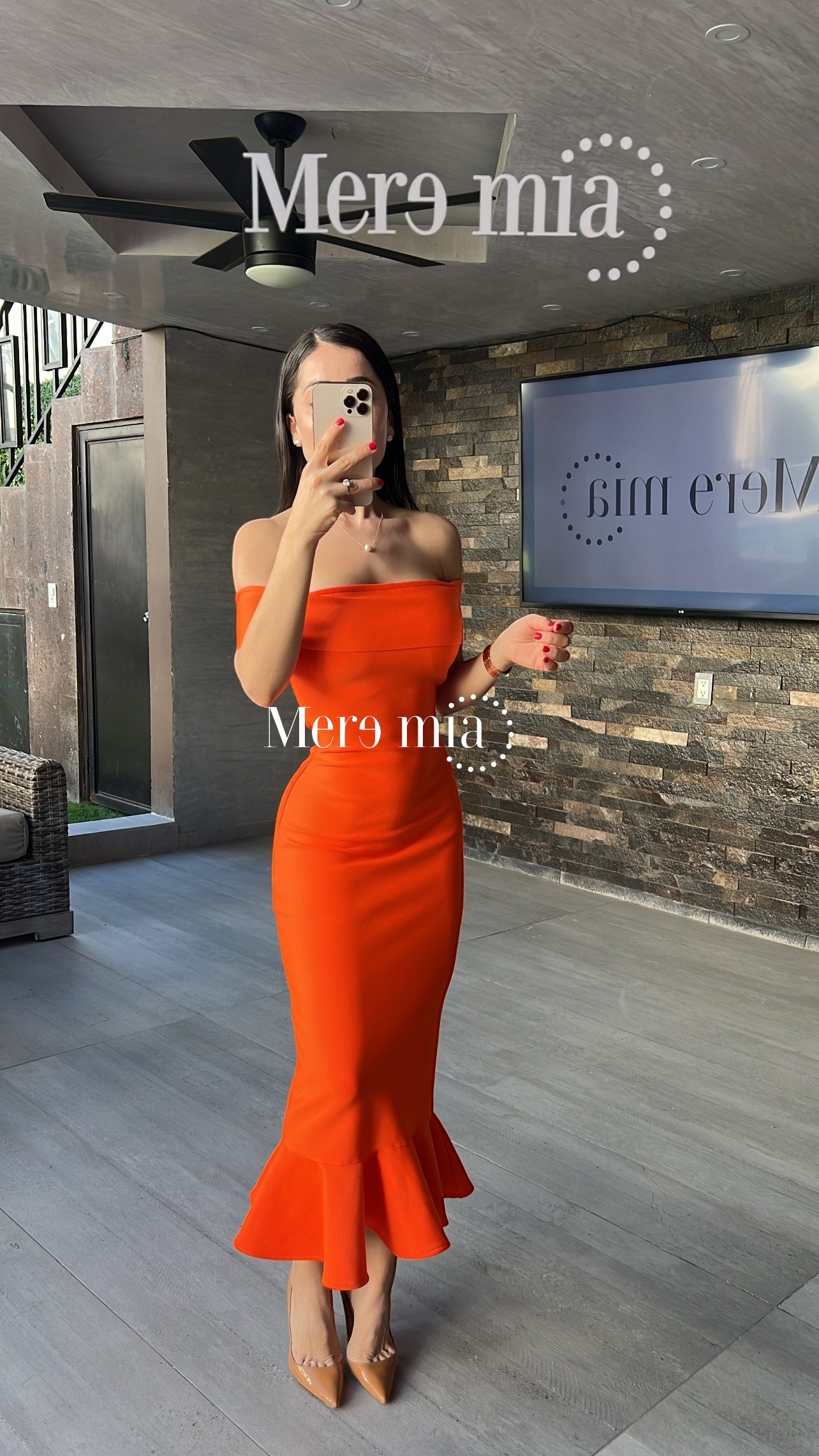 Vestido naranja hombros