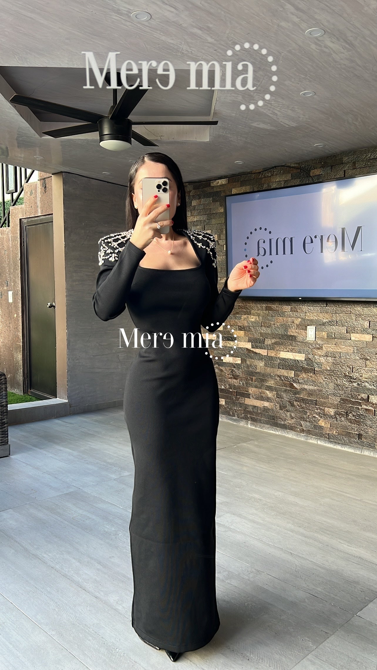 Vestido negro plata en hombros