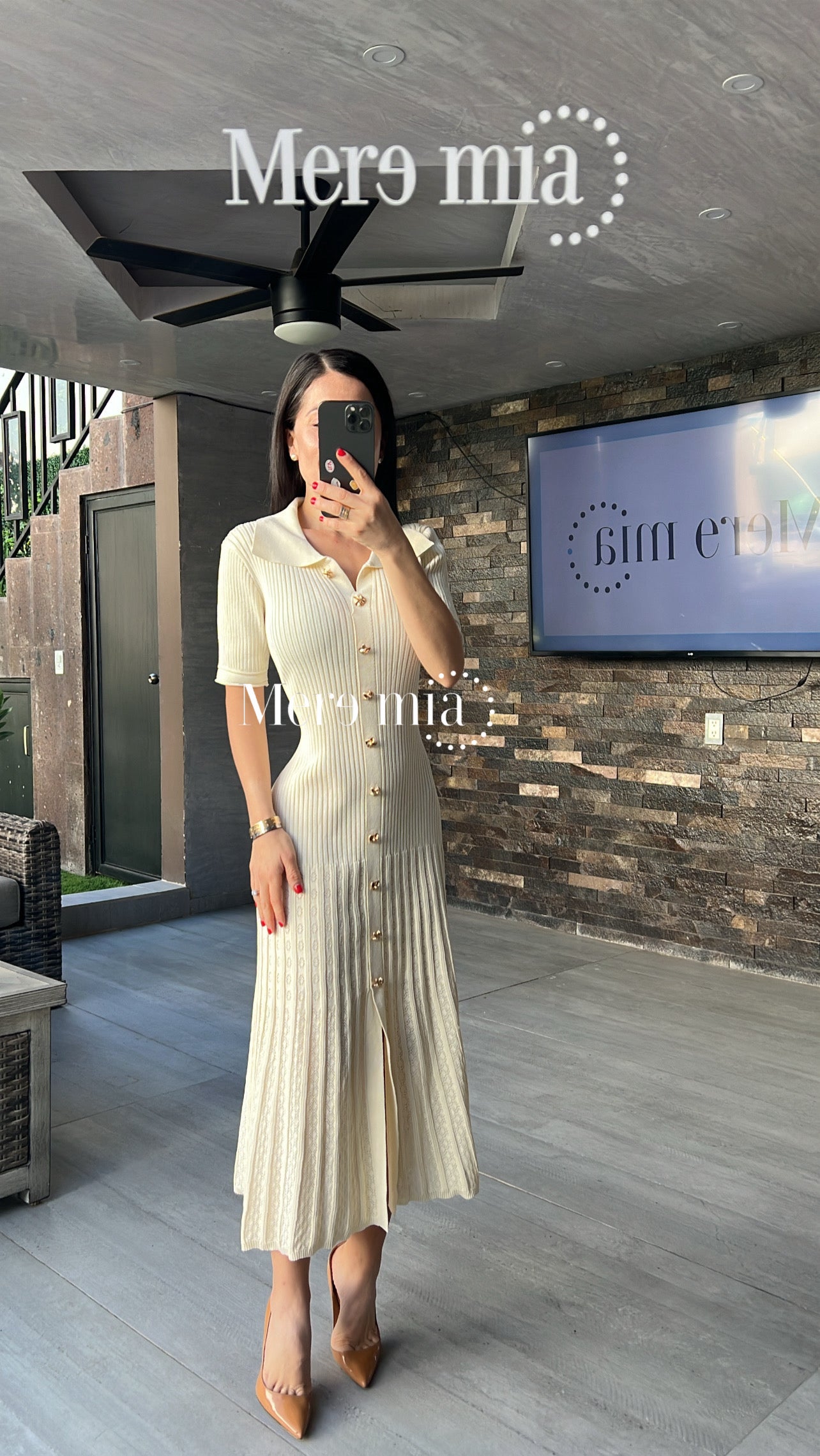 Vestido cuello beige botones