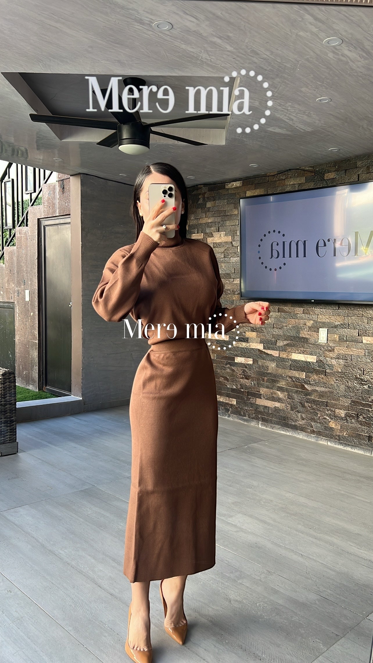 Conjunto sweater cafe falda