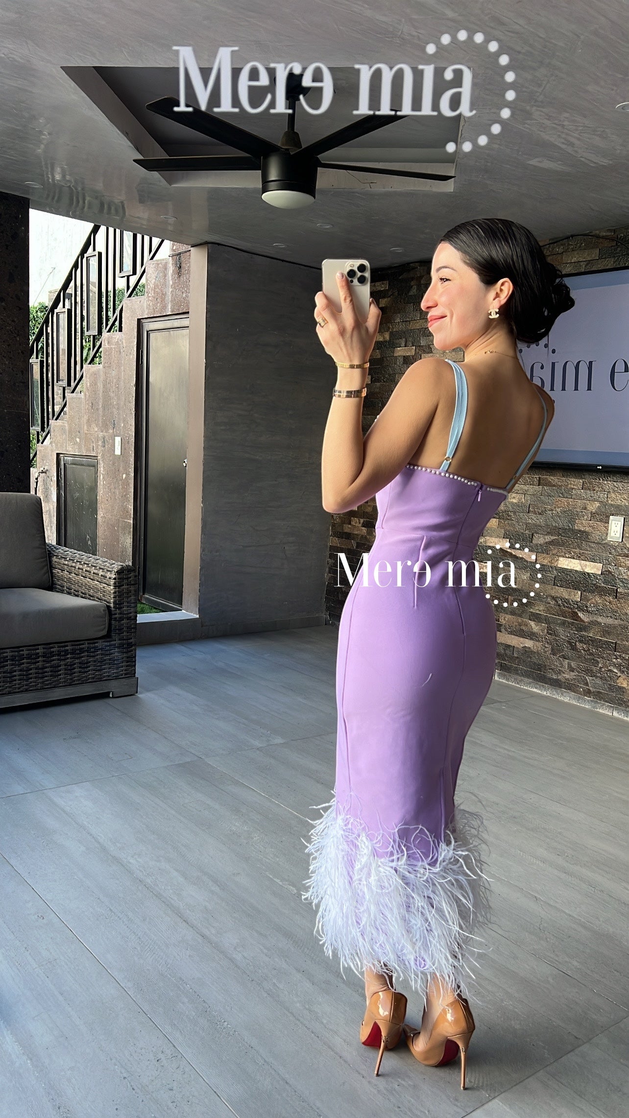 Vestido lila azul plumas