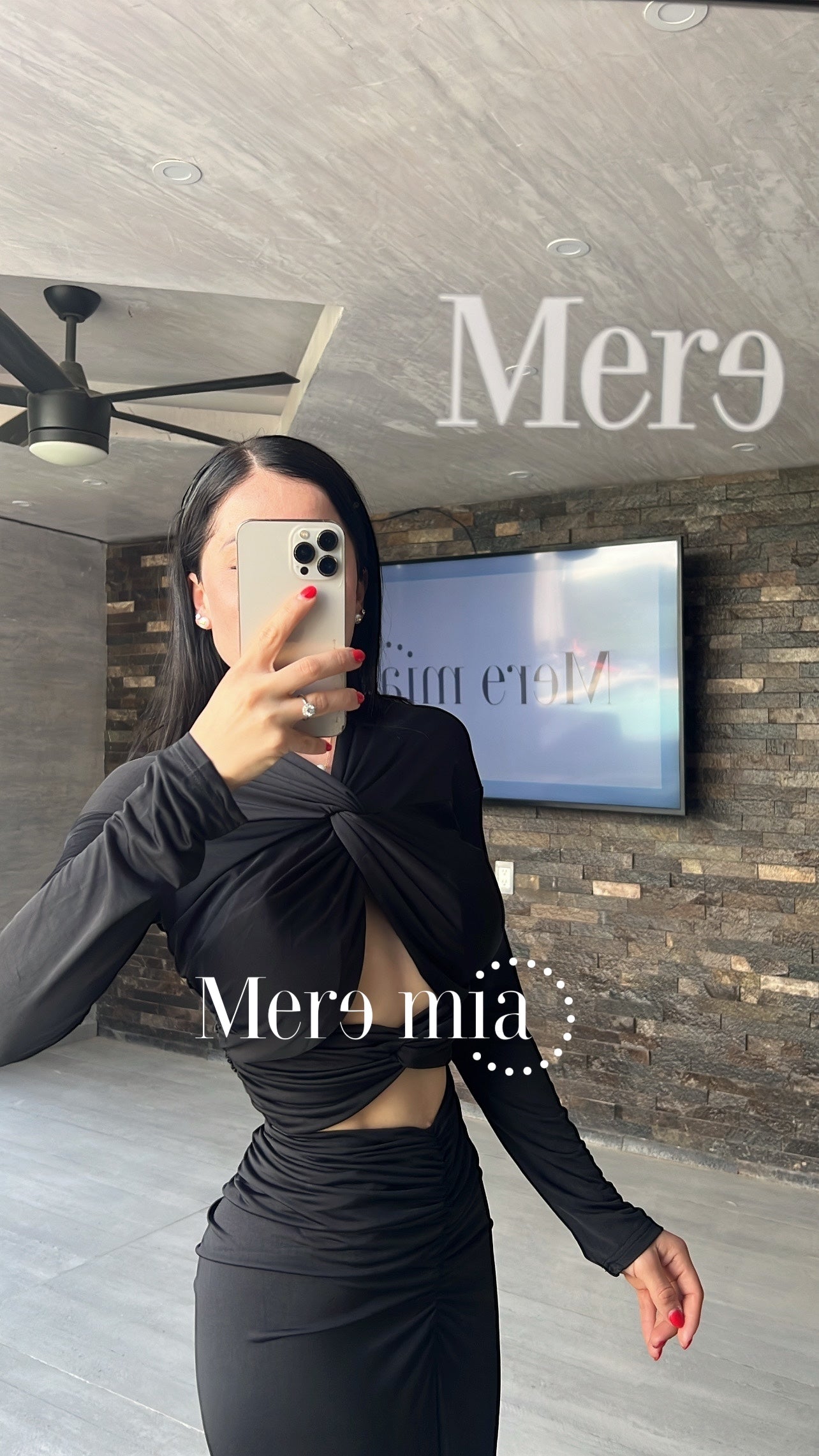Conjunto negro plisado