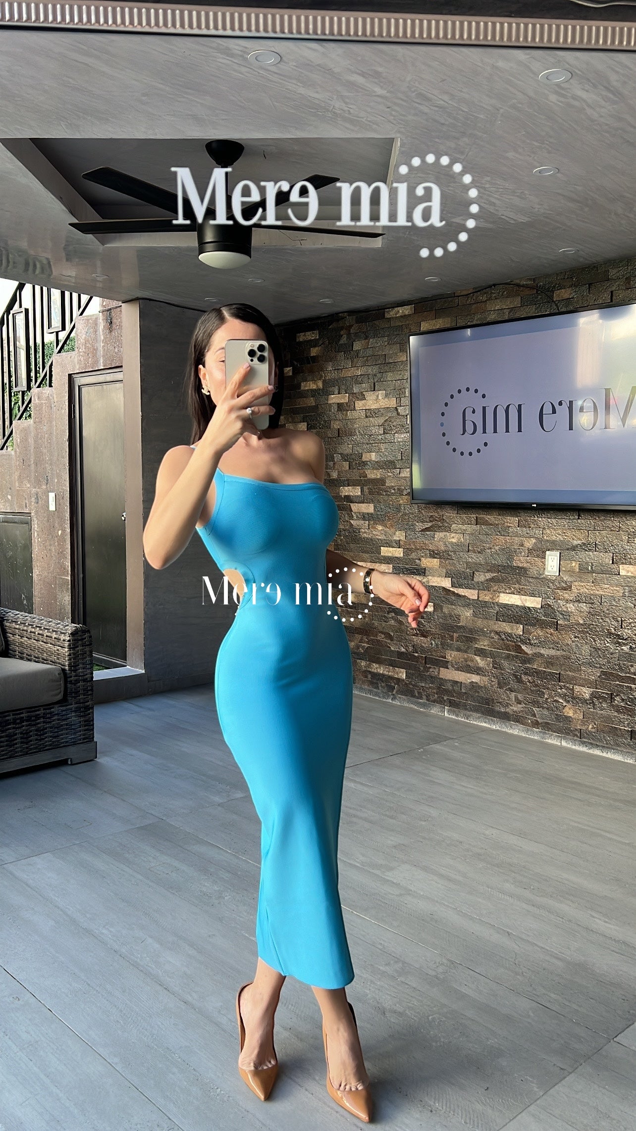 Vestido azul liso espalda