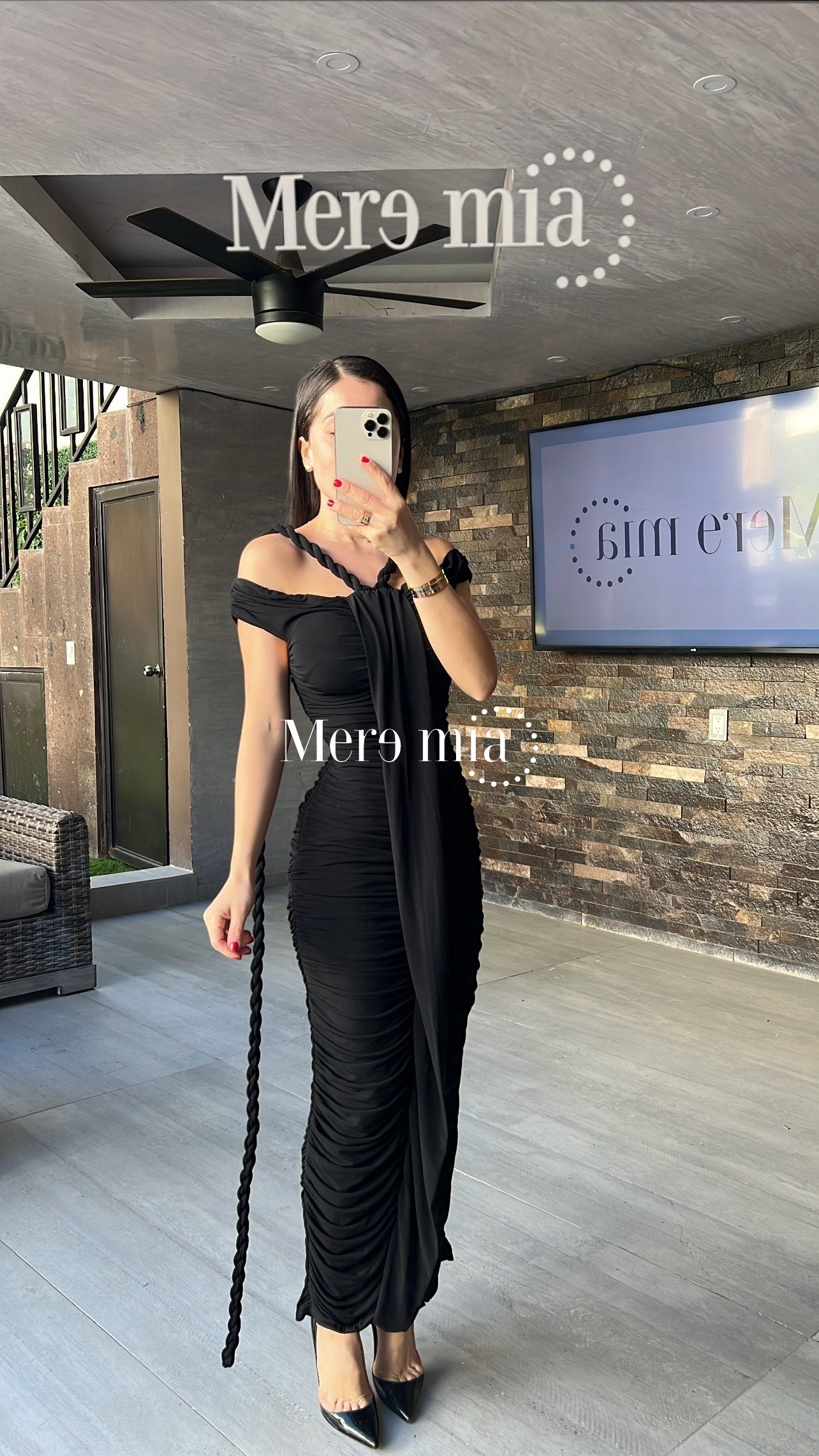 Vestido negro plisado trenz