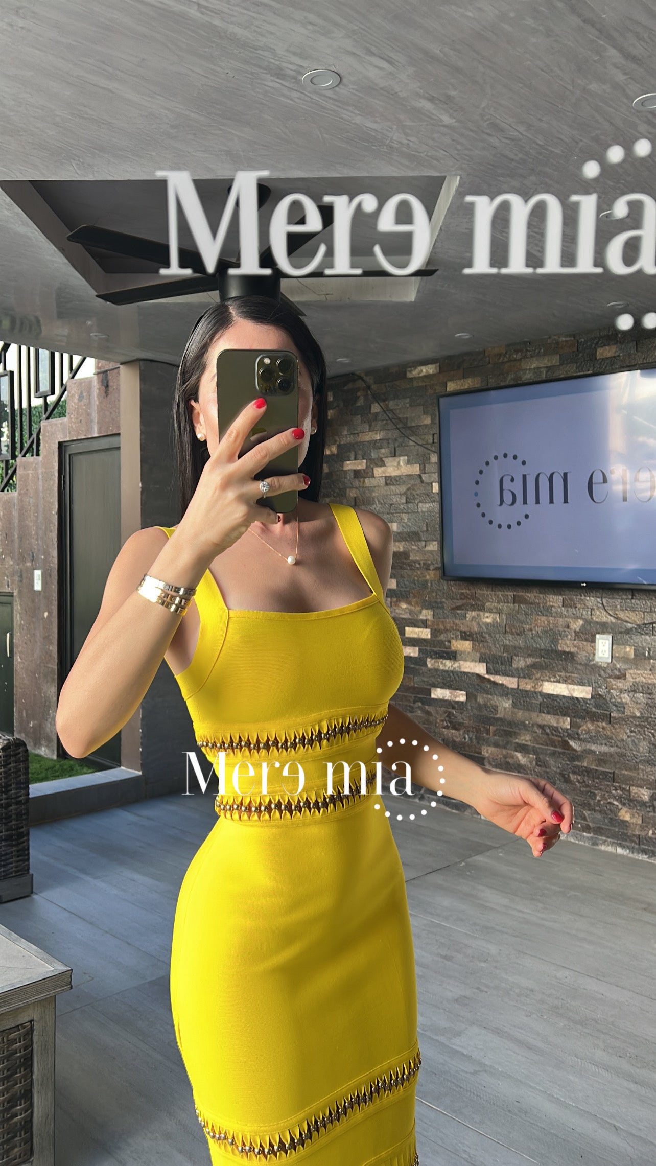 Vestido amarillo barbas