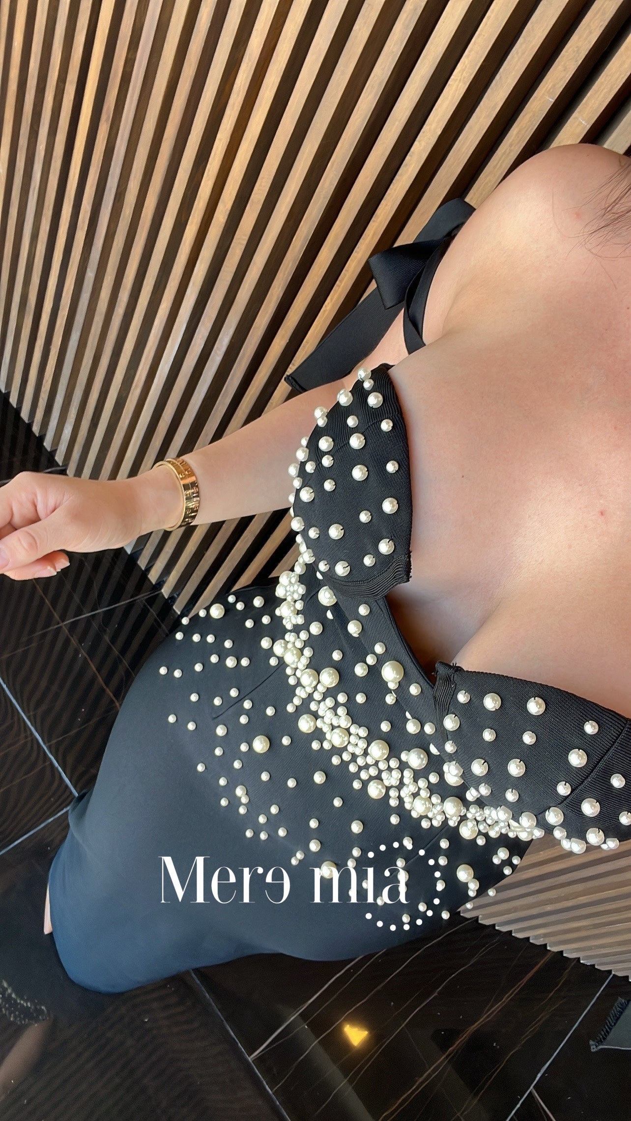 Vestido negro perlas