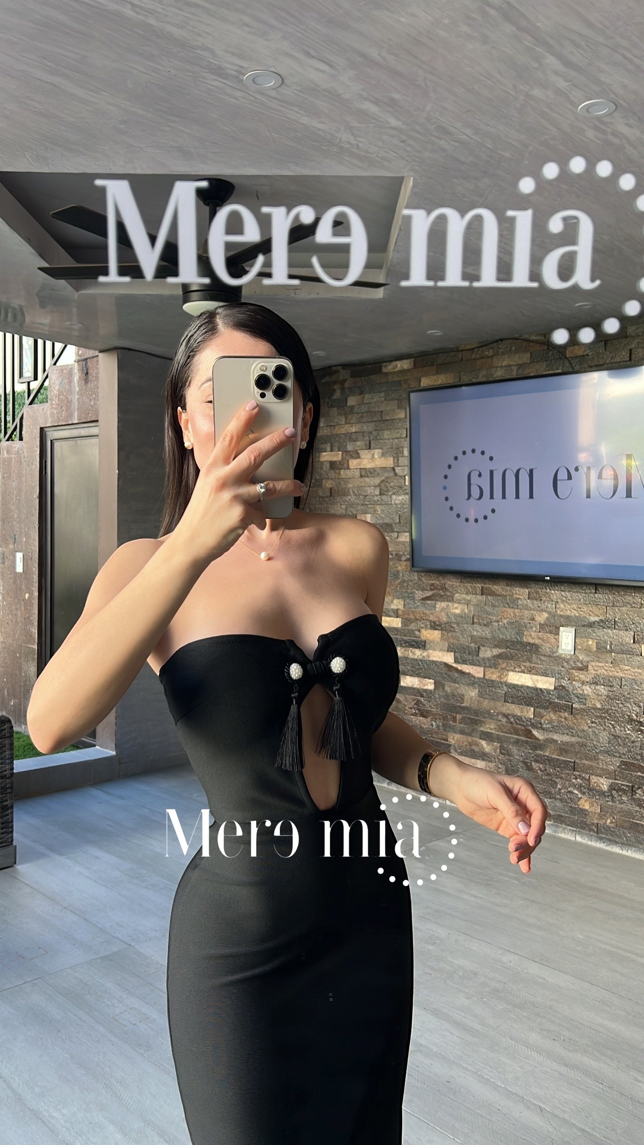 Vestido negro liso abert