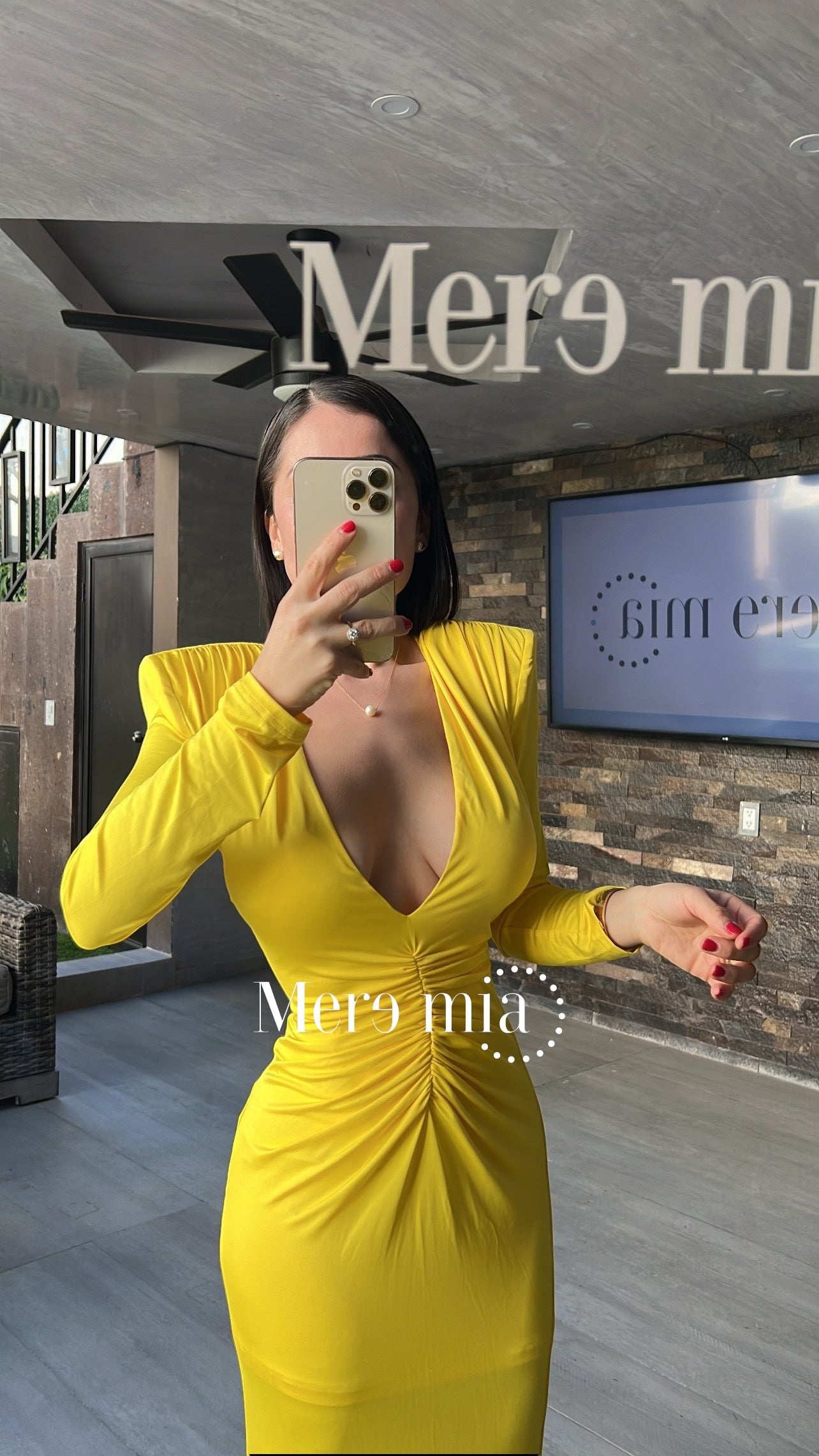 Vestido amarillo plisado