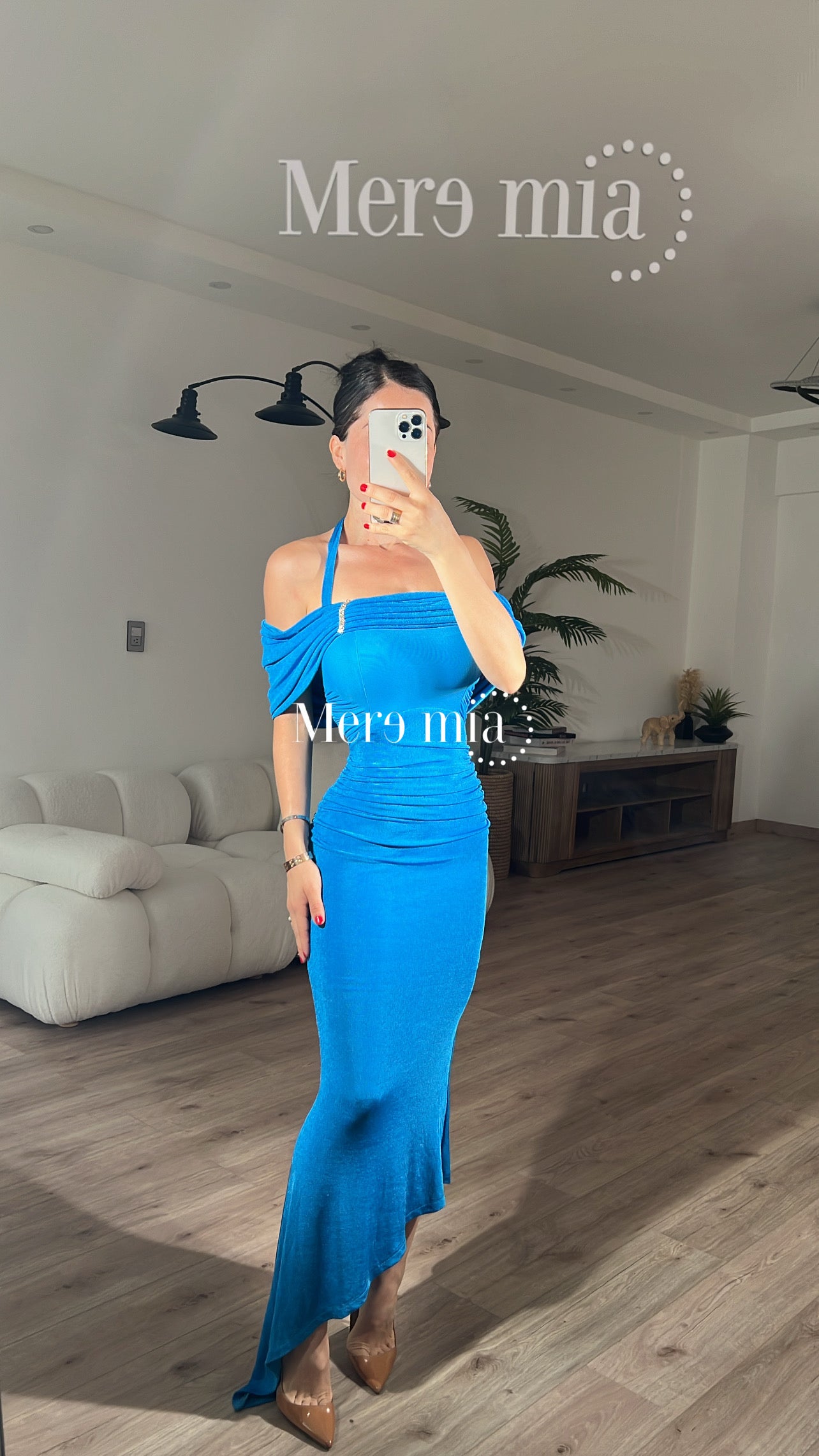 Vestido azul hombros plisados