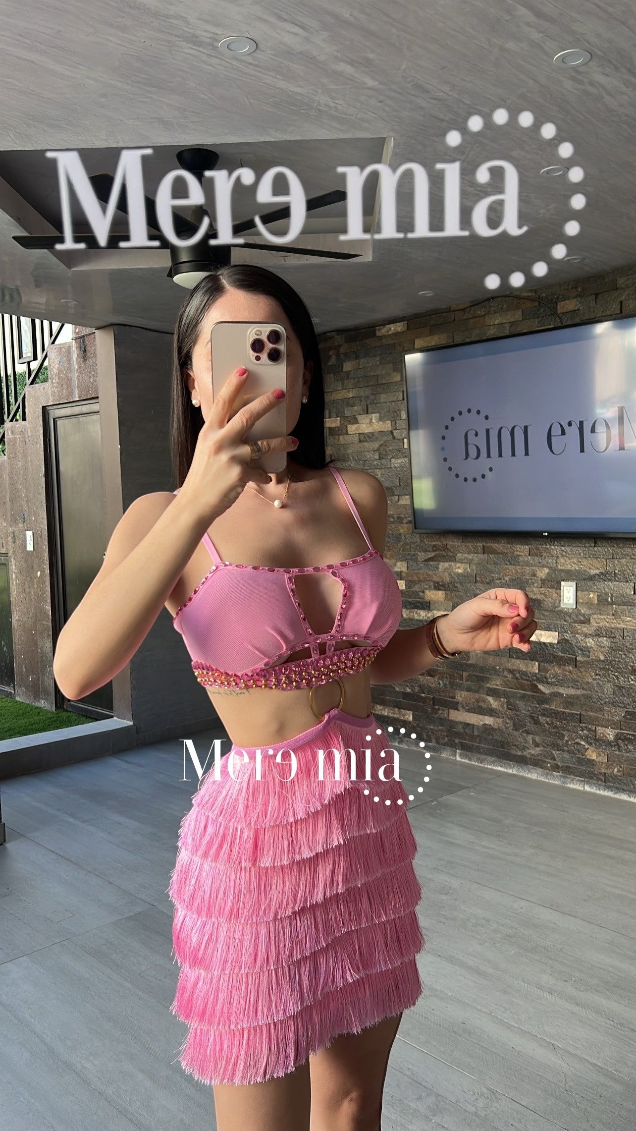 Vestido rosa barbas corto