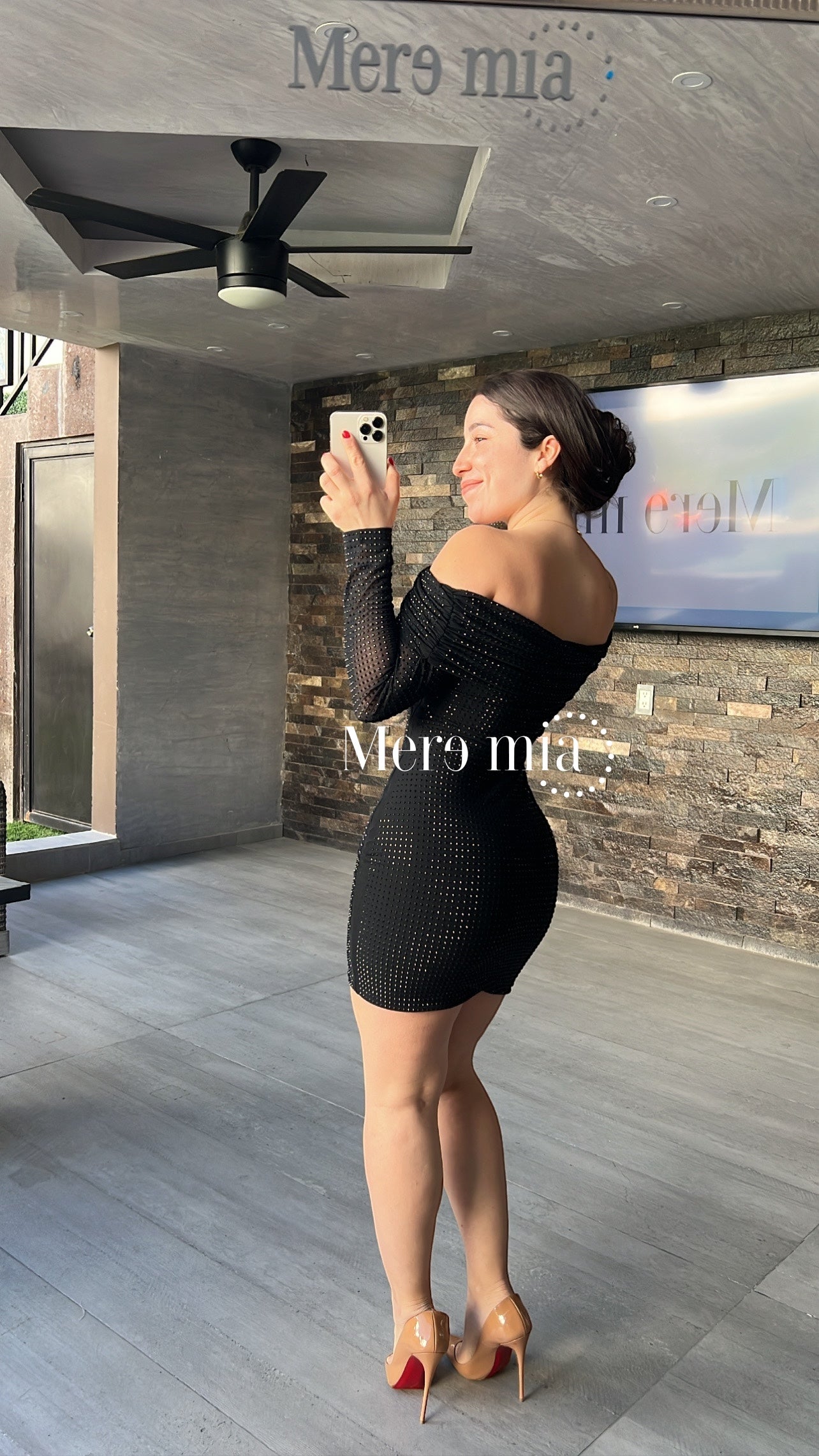 Vestido negro puntos hombros