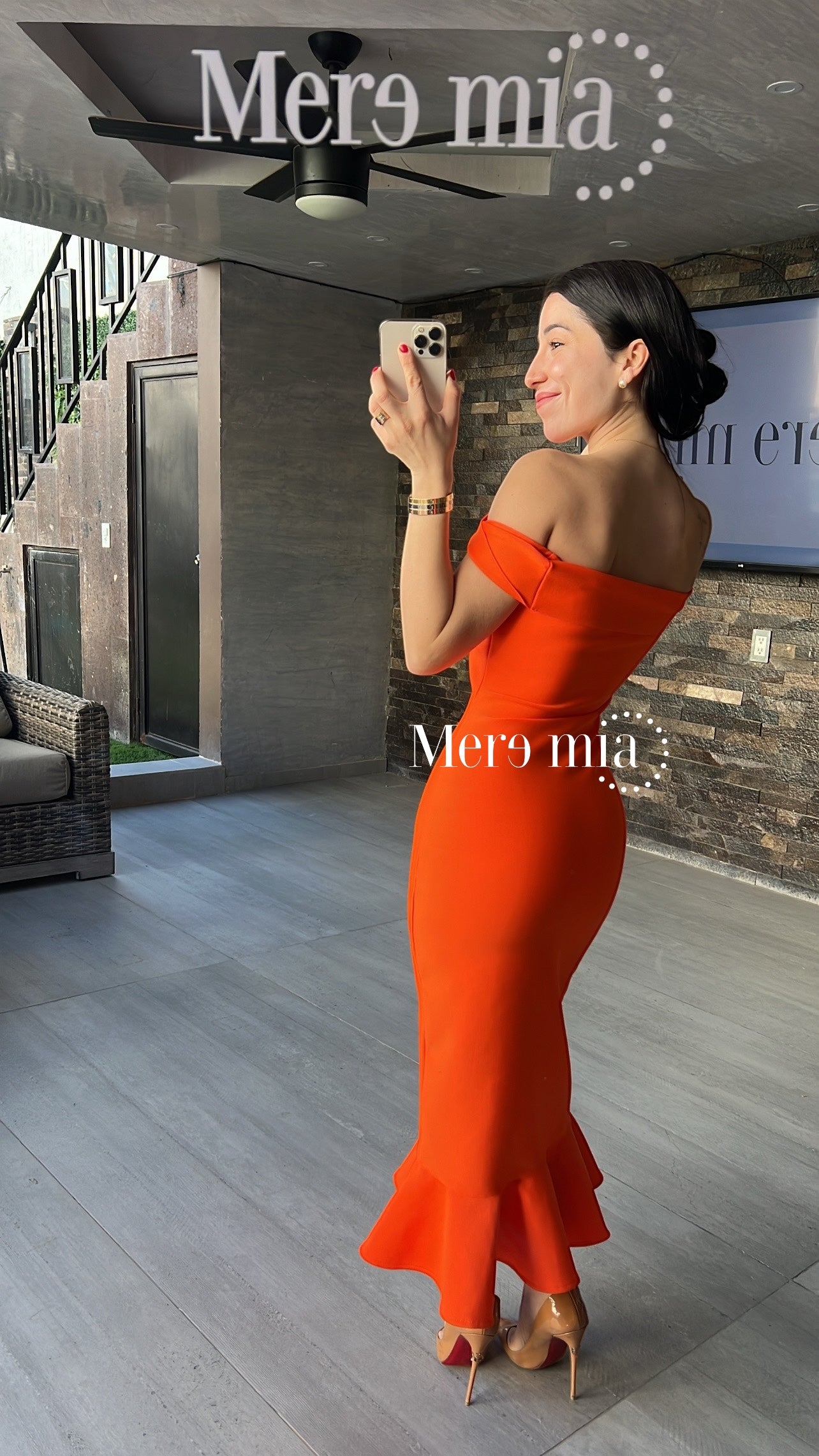 Vestido naranja hombros