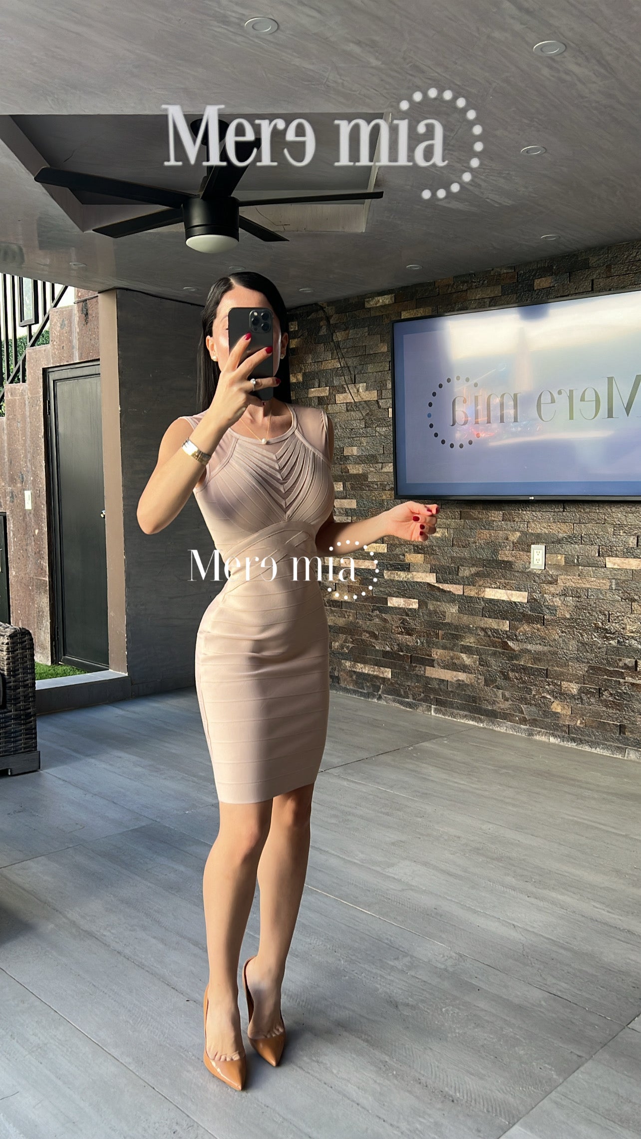 Vestido beige v malla