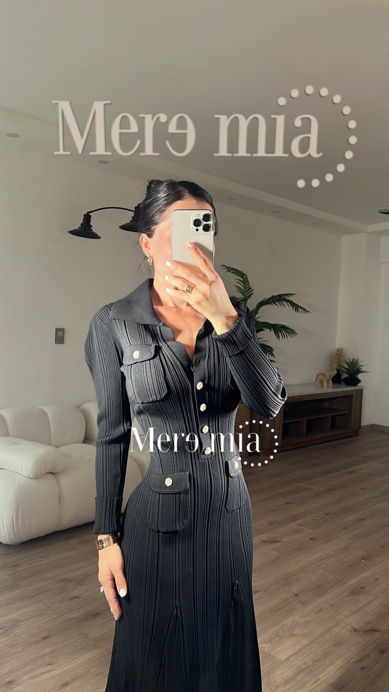 Vestido negro rayado cuello