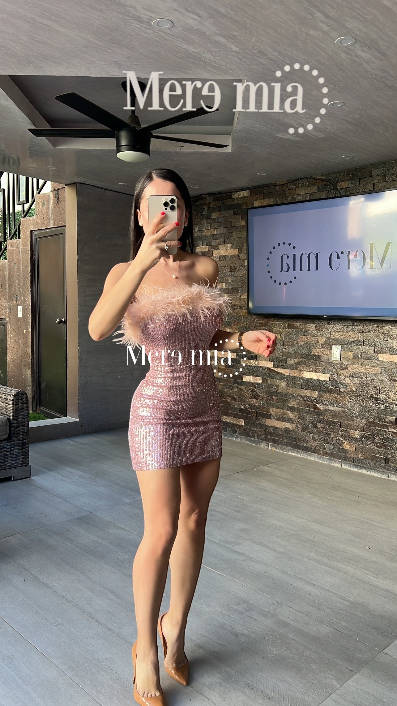 Vestido rose plumas