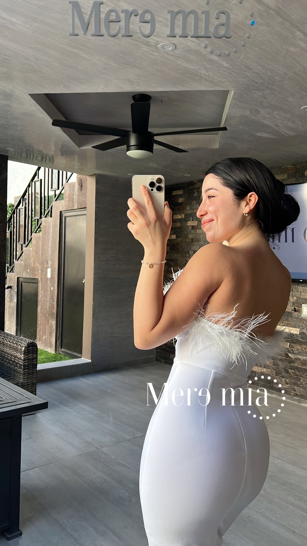 Vestido blanco  plumas