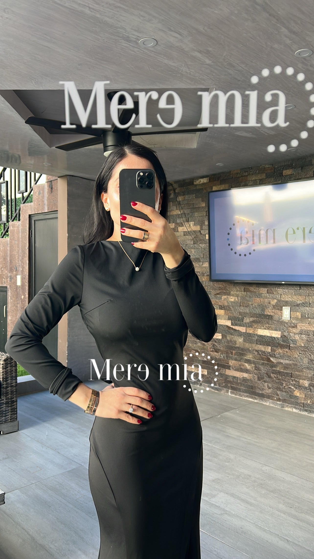 Vestido negro sin espalda