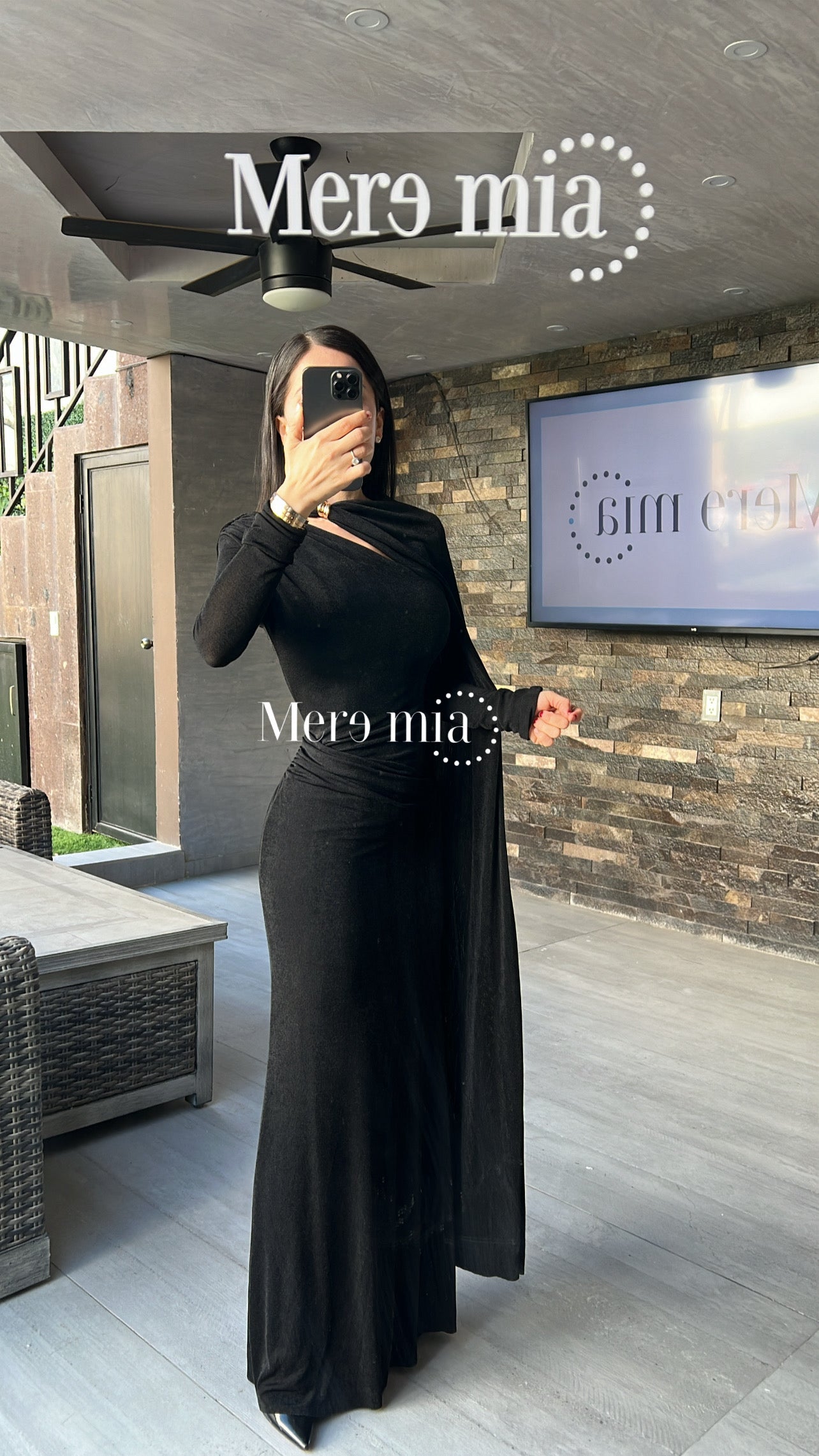 Vestido plisado capa