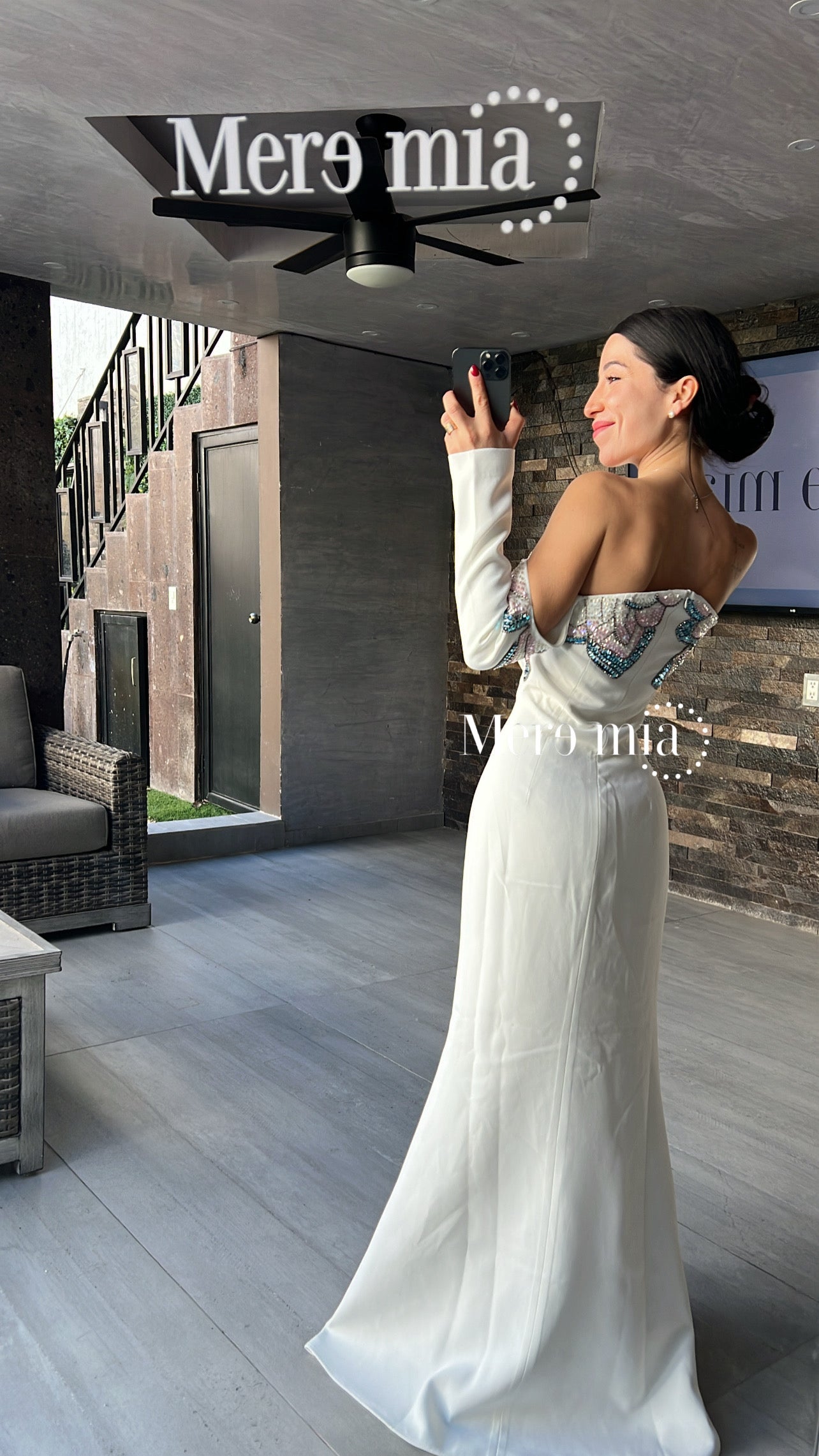 Vestido petalos hombros