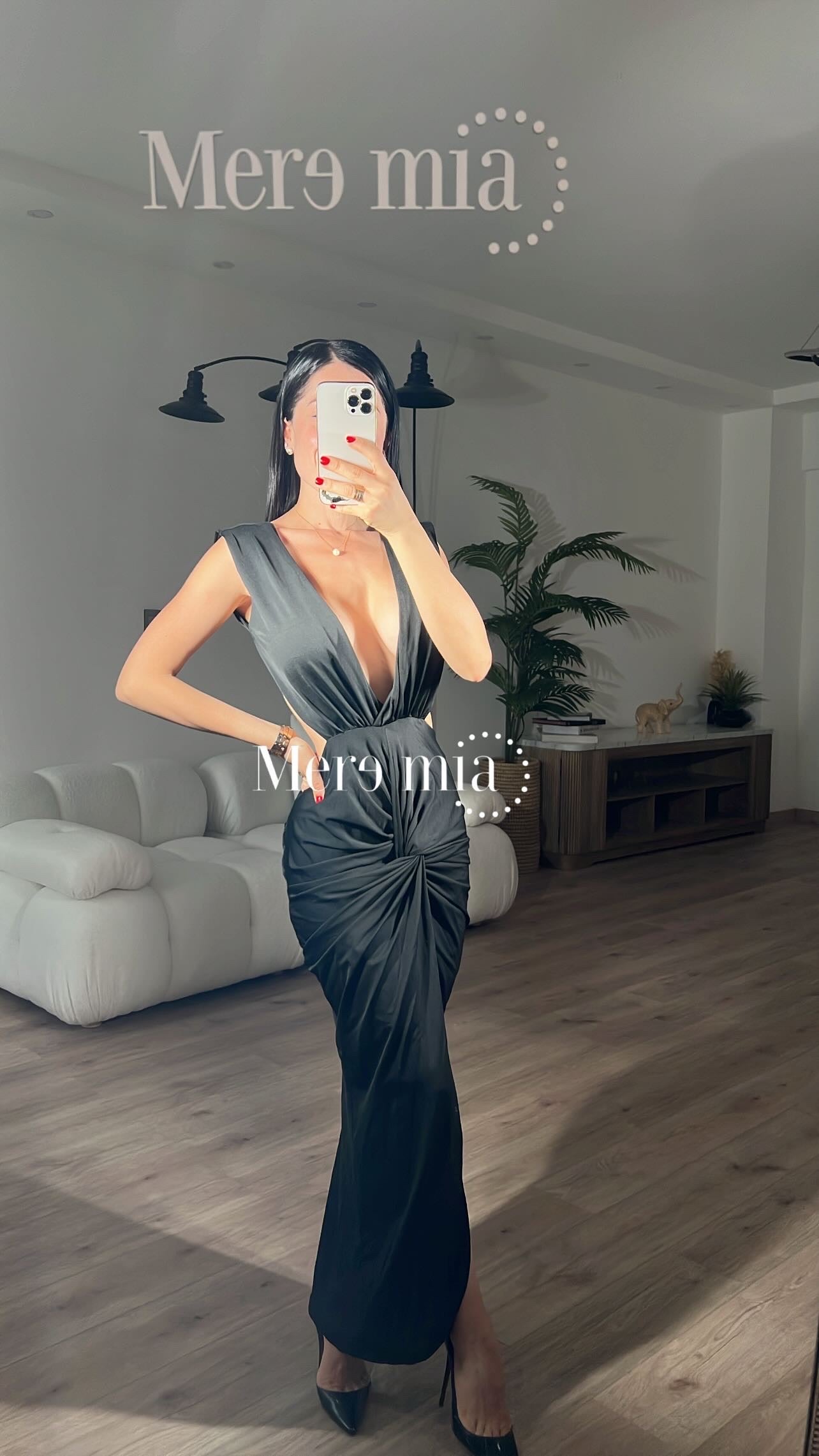 Vestido negro  escote en V y stretch