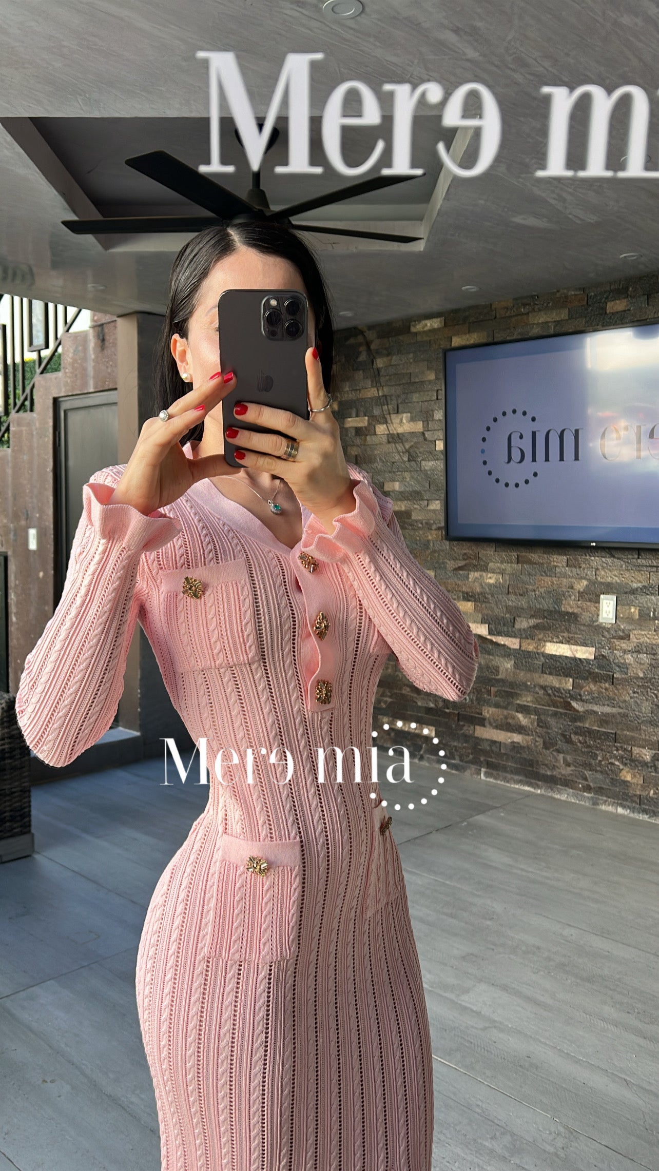 Vestido rosa botines Olanes abajo