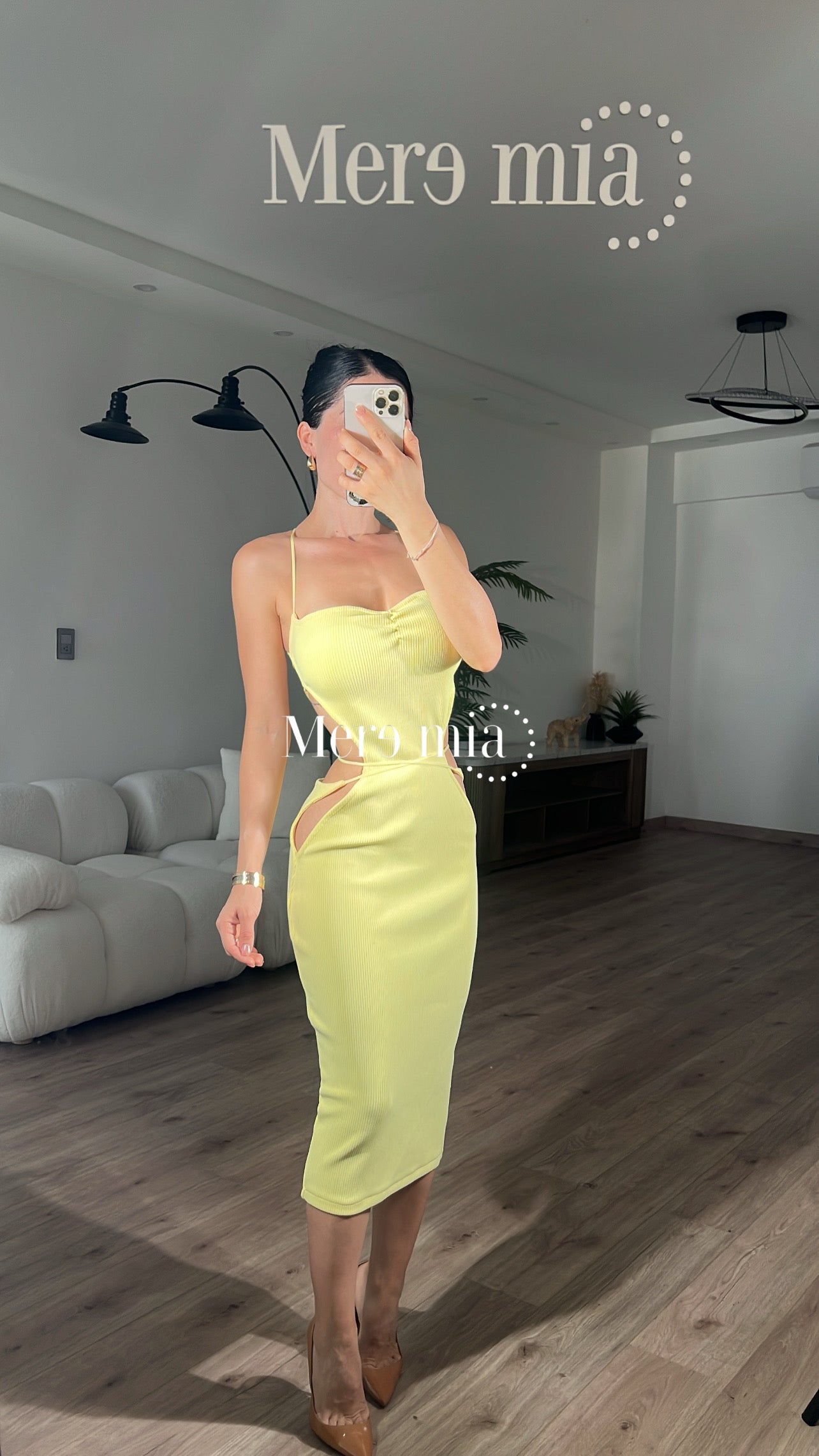 Vestido amarillo flor espalda