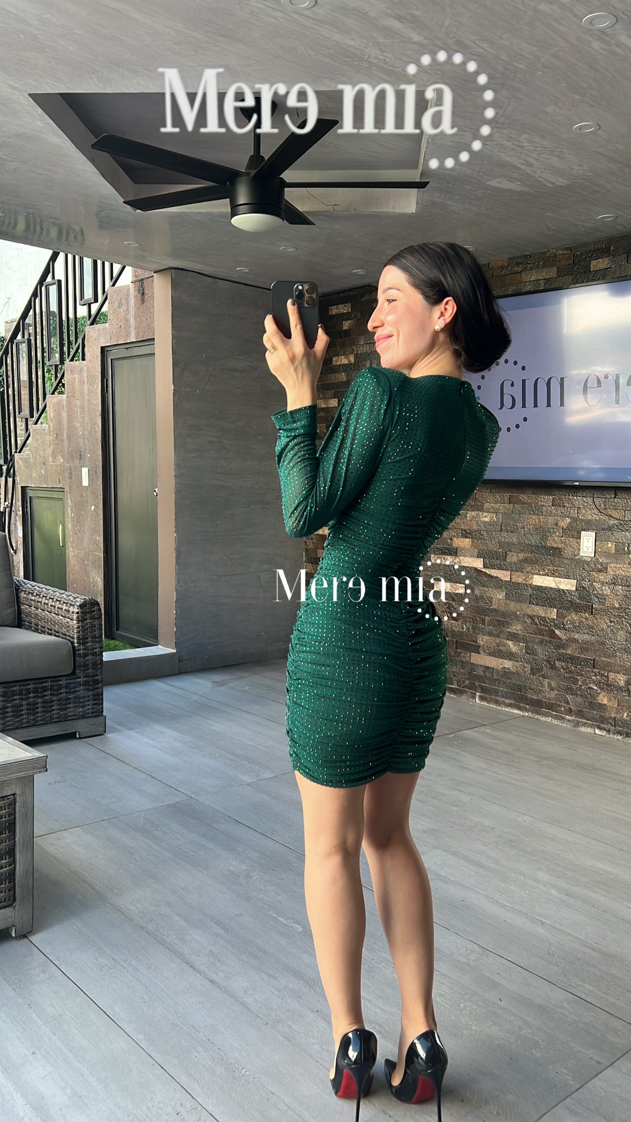 Vestido verde puntos U