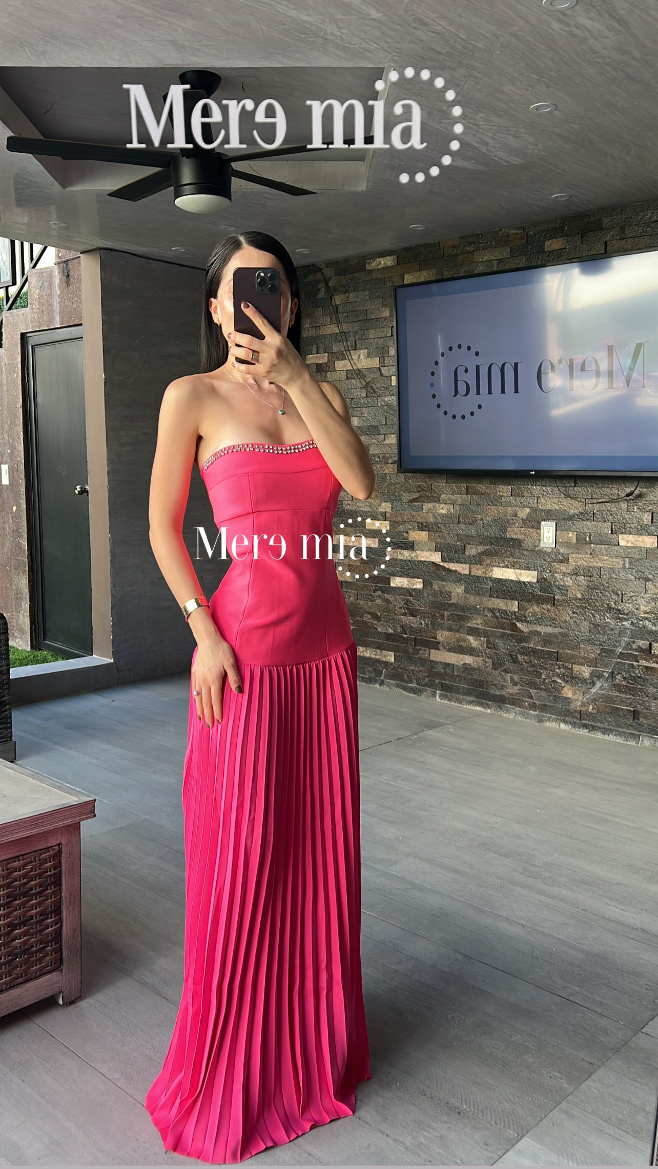 Vestido rosa liso plisado