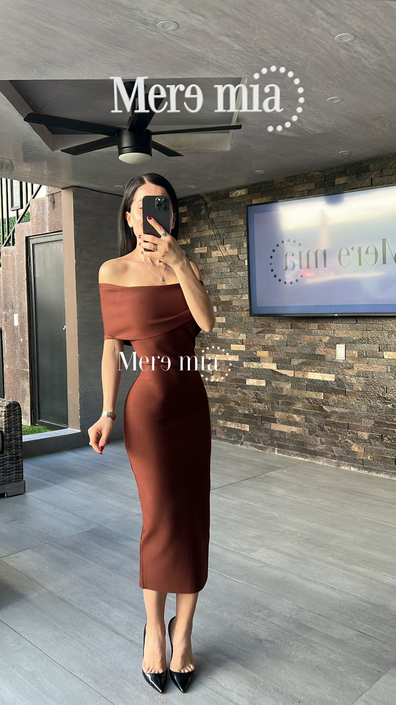 Vestido hombros olan liso